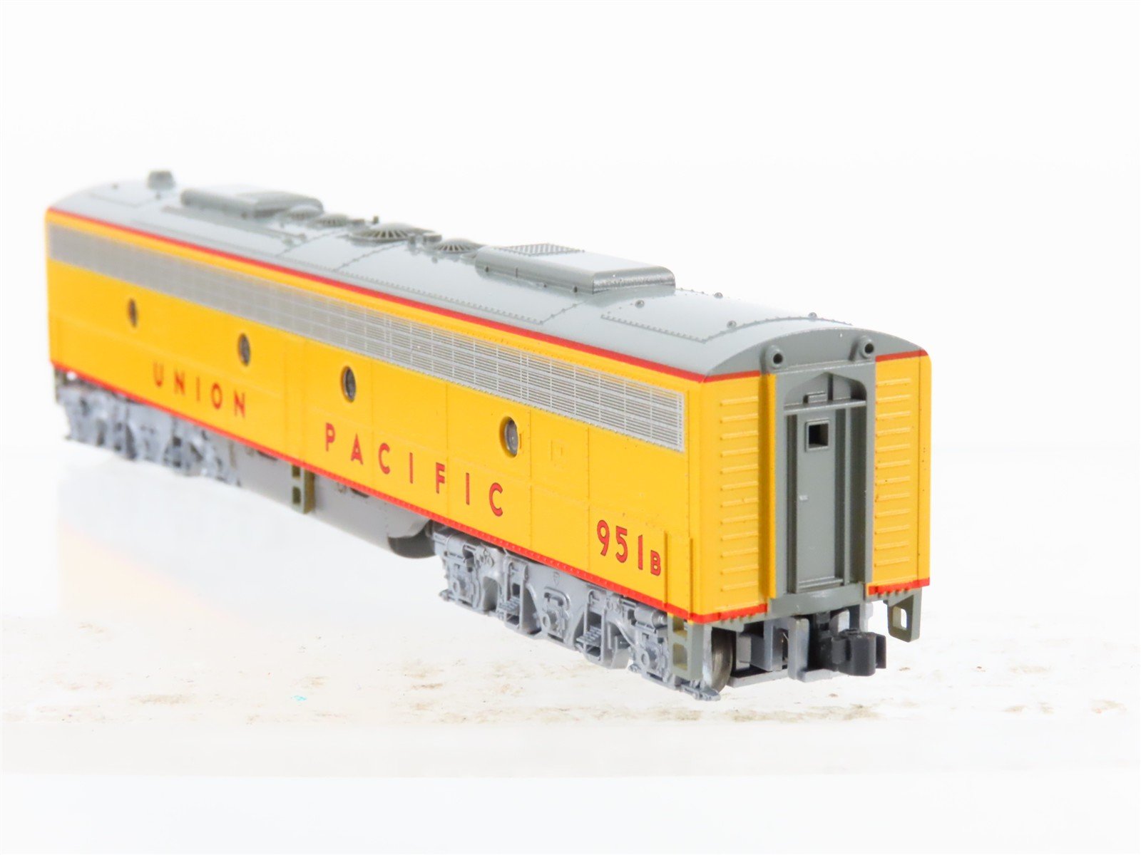 N Scale KATO 176-5351 UP Union Pacific EMD E9B Diesel #951B Locomotive w/ DCC