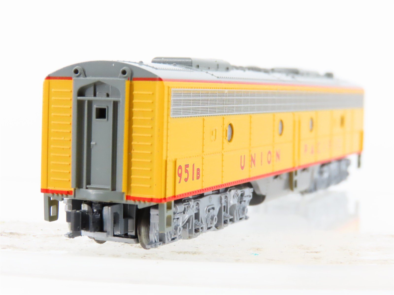 N Scale KATO 176-5351 UP Union Pacific EMD E9B Diesel #951B Locomotive w/ DCC