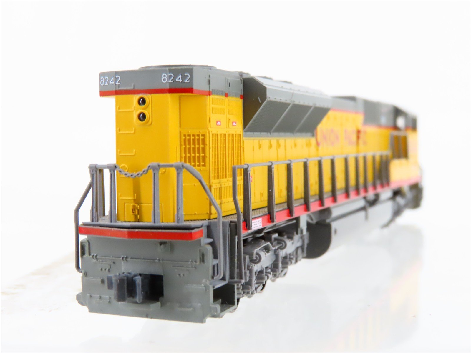 N Scale KATO 176-5613 UP Union Pacific EMD SD90/43MAC Diesel #8242 w/ DCC