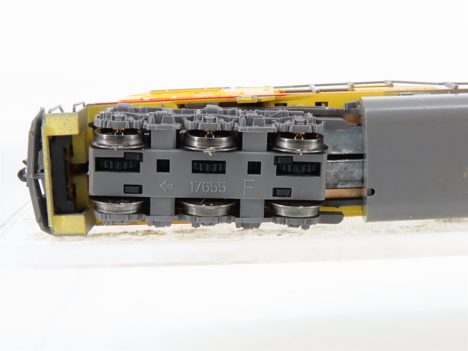 N Scale KATO 176-5613 UP Union Pacific EMD SD90/43MAC Diesel #8242 w/ DCC
