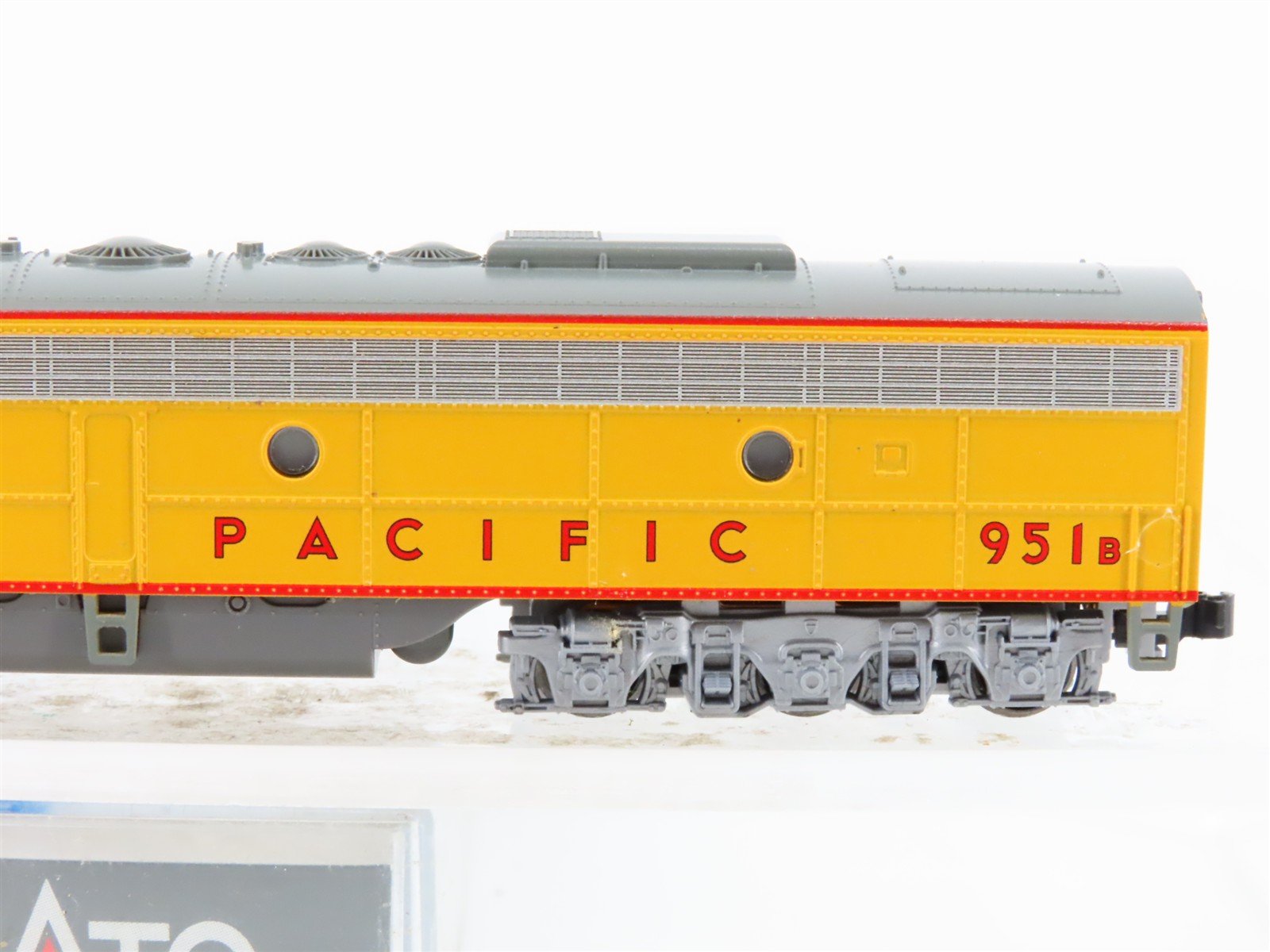 N Scale KATO 176-5351 UP Union Pacific EMD E9B Diesel Locomotive #951B w/ DCC