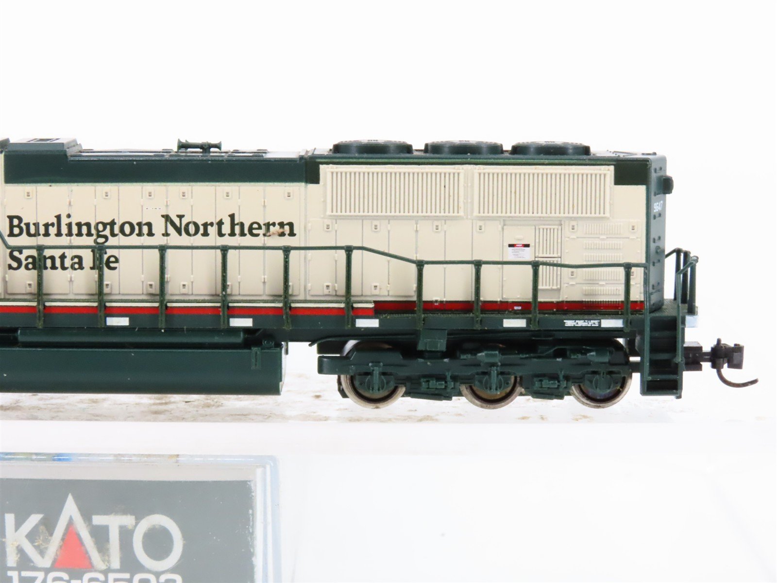N Scale KATO 176-6503 BNSF Railway EMD SD70MAC Diesel #9647 w/ DCC