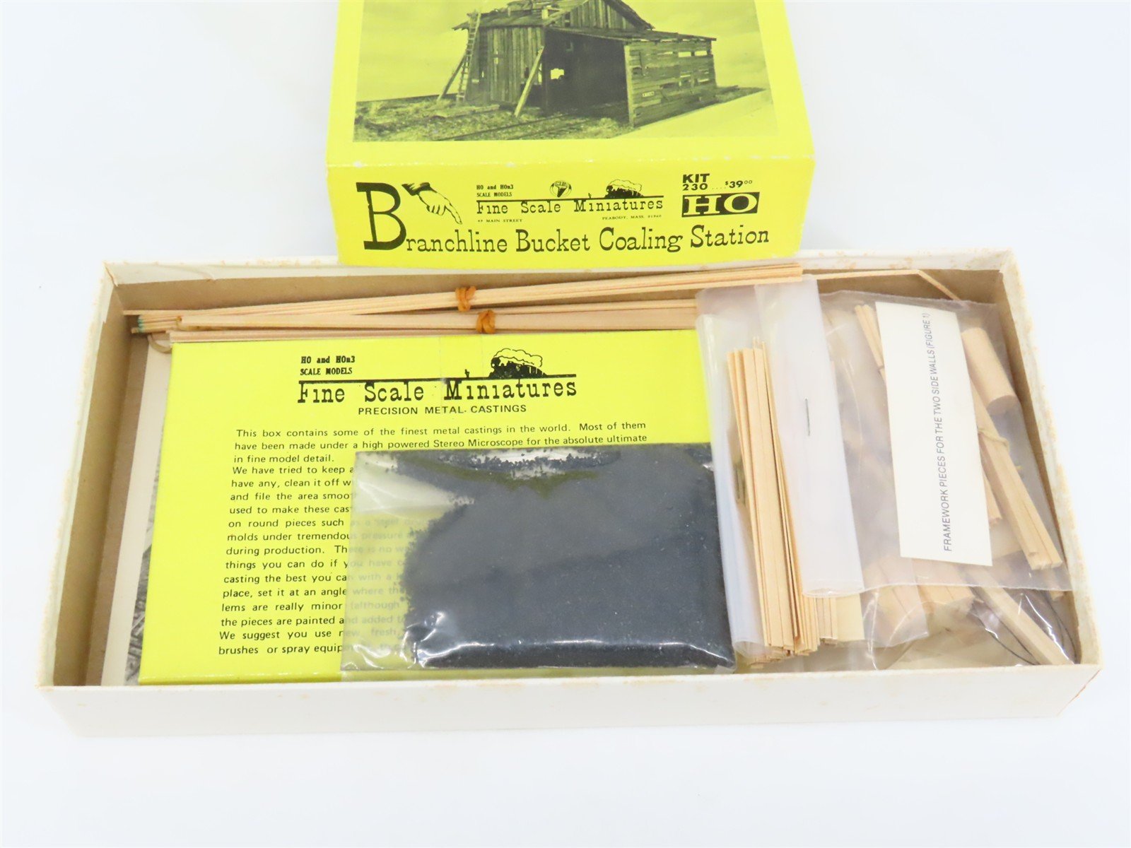 HO Fine Scale Miniatures Craftsman Kit #230 Branchline Bucket Coaling Station