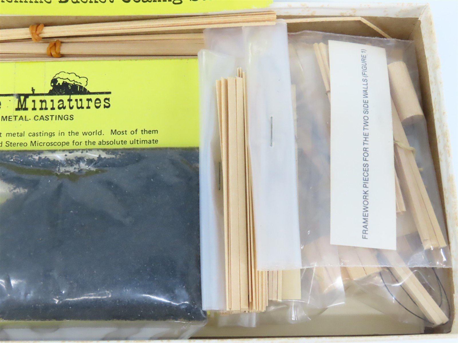HO Fine Scale Miniatures Craftsman Kit #230 Branchline Bucket Coaling Station