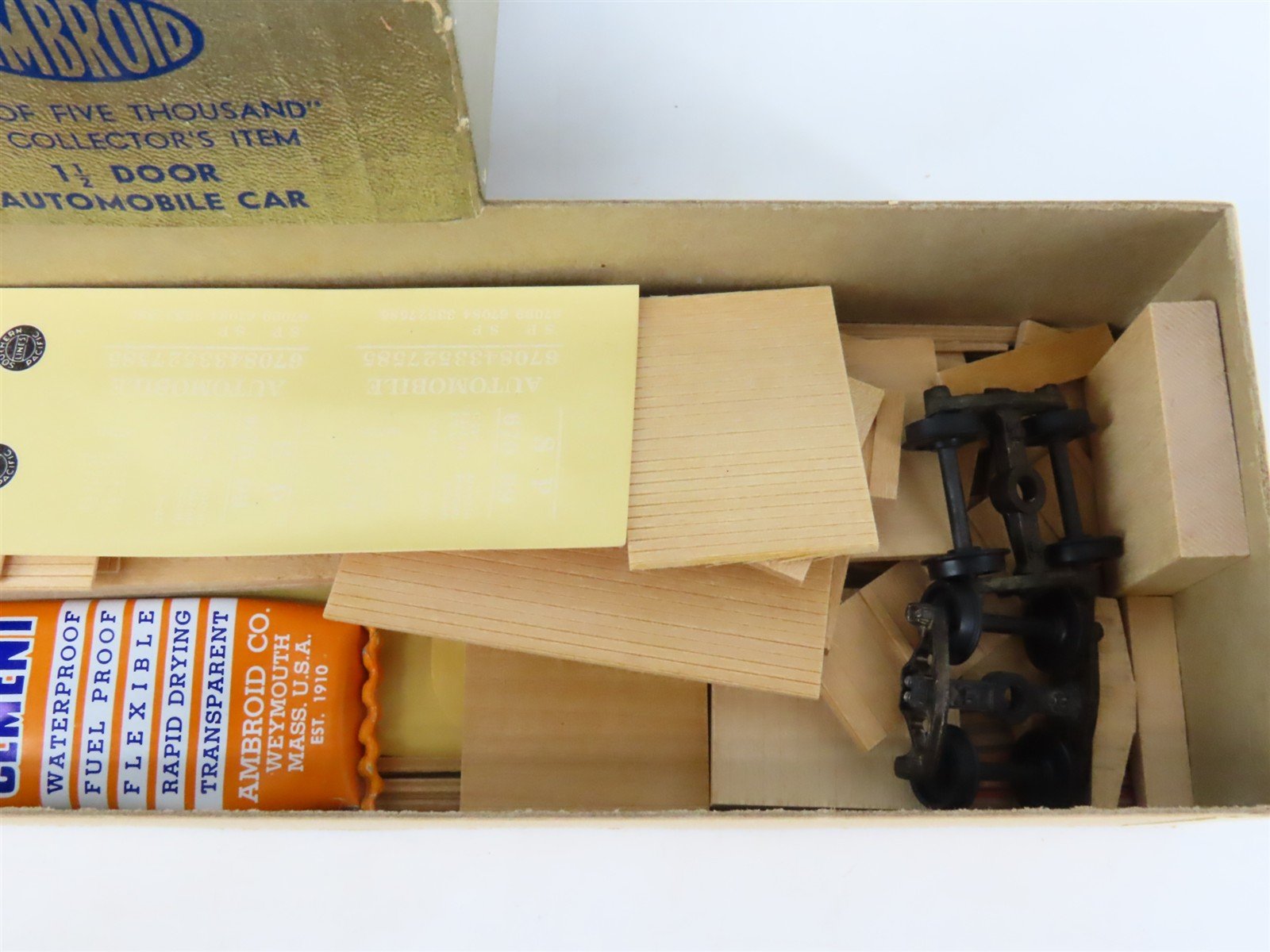 HO Scale Ambroid Kit No. 1 SP Southern Pacific 1-1/2 Door Automobile Box Car