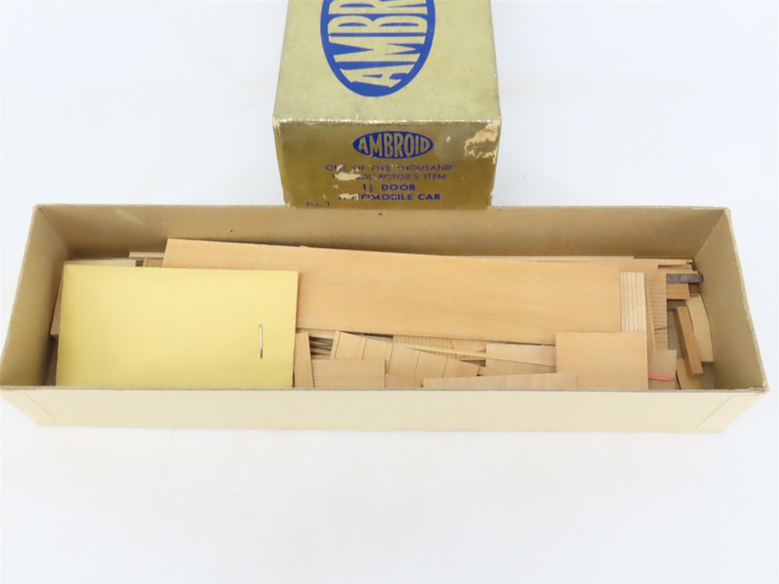 HO Scale Ambroid Kit No. 1 SP Southern Pacific 1-1/2 Door Automobile Box Car