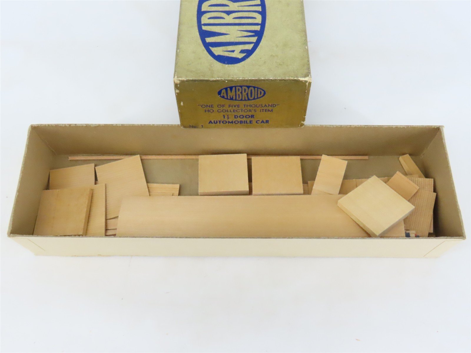 HO Scale Ambroid Kit No. 1 SP Southern Pacific 1-1/2 Door Automobile Box Car