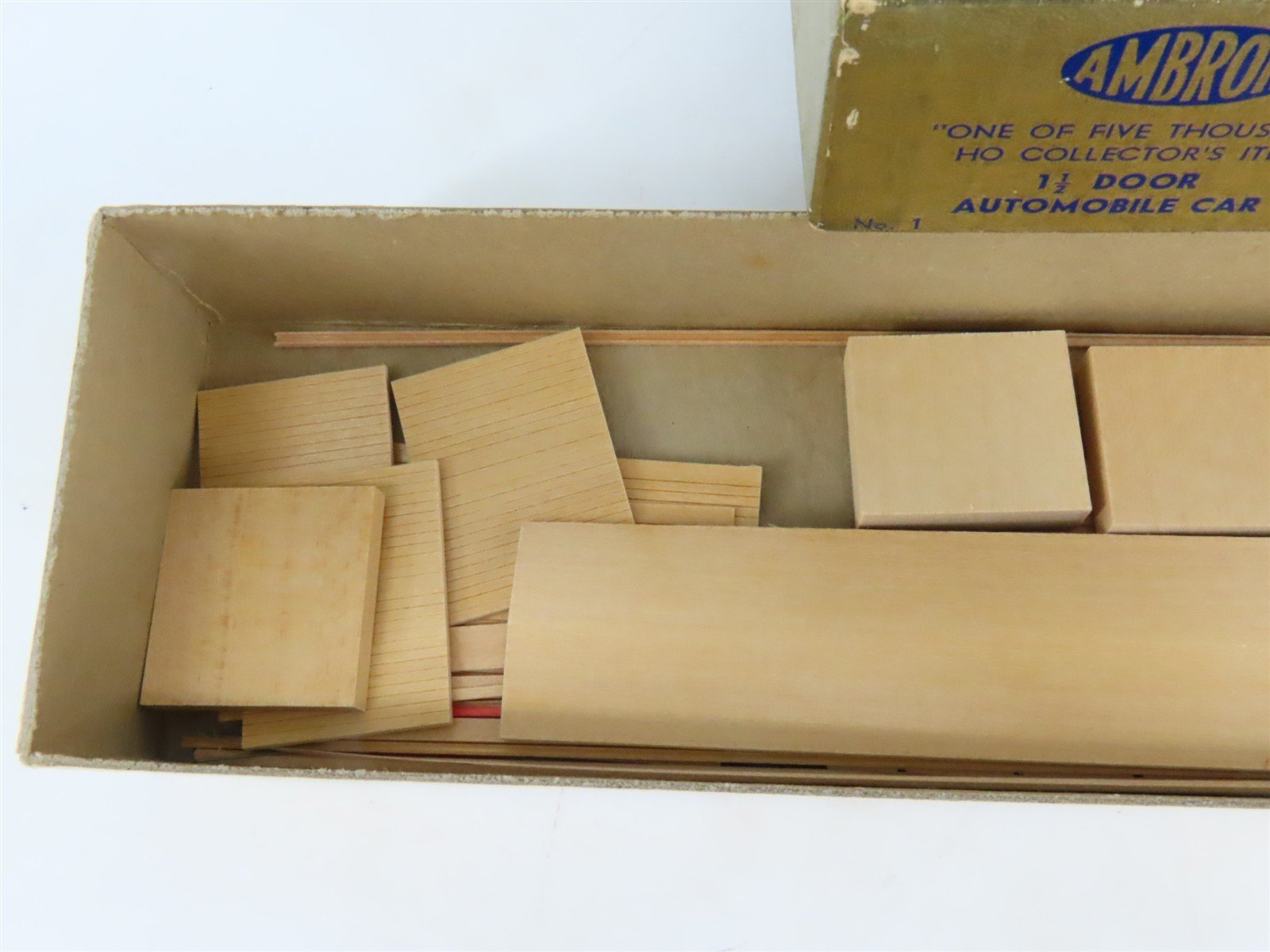 HO Scale Ambroid Kit No. 1 SP Southern Pacific 1-1/2 Door Automobile Box Car