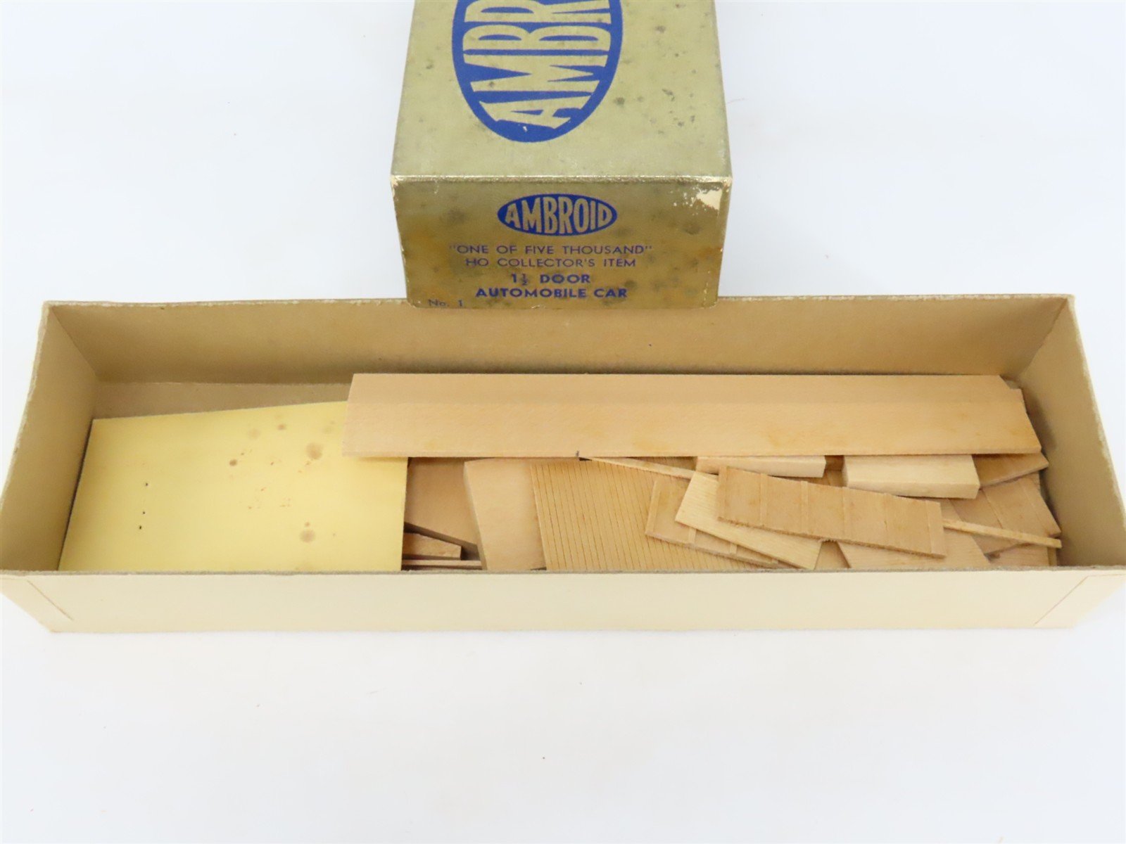 HO Scale Ambroid Kit No. 1 SP Southern Pacific 1-1/2 Door Automobile Box Car