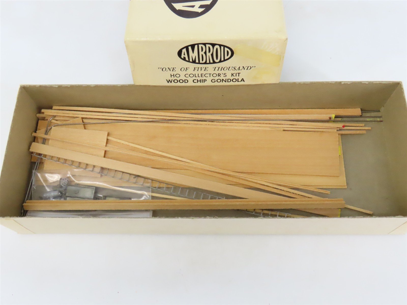 HO Scale Ambroid Kit SP Southern Pacific Railroad Wood Chip Gondola