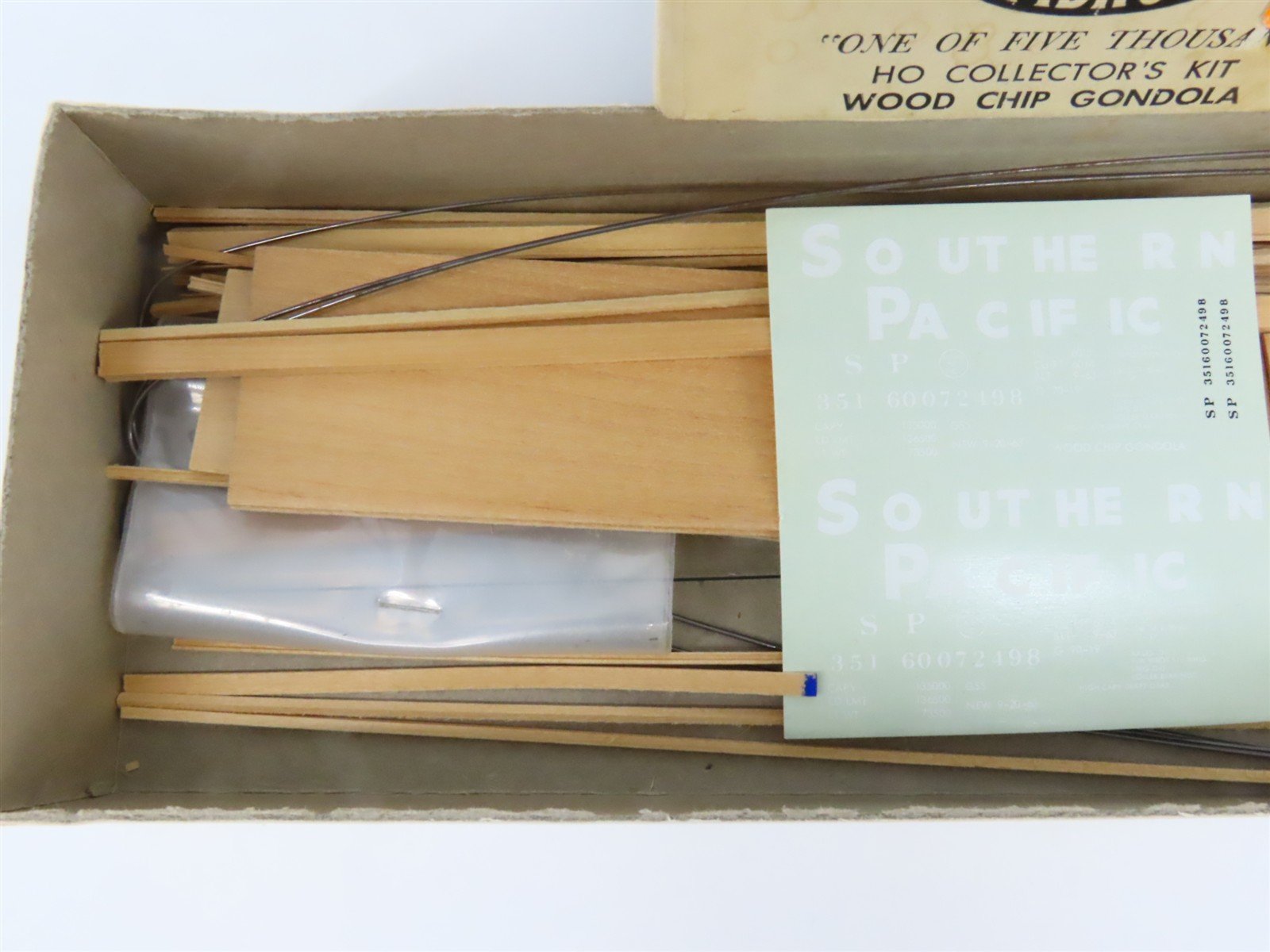 HO Scale Ambroid Kit SP Southern Pacific Railroad Wood Chip Gondola