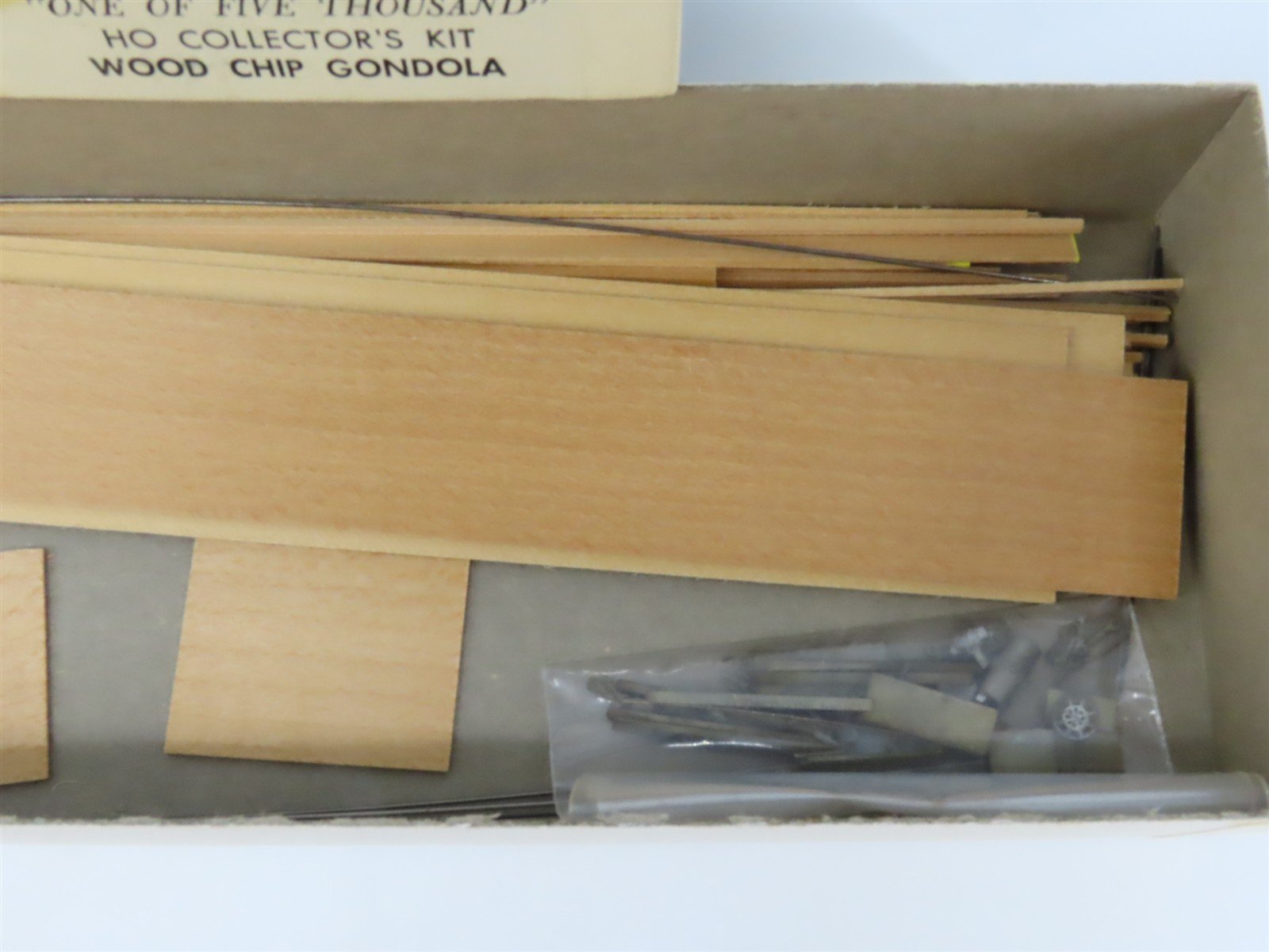 HO Scale Ambroid Kit SP Southern Pacific Railroad Wood Chip Gondola