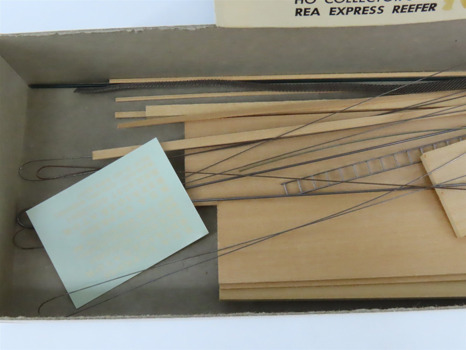 HO Scale Ambroid Kit REX REA Railway Express Agency Reefer