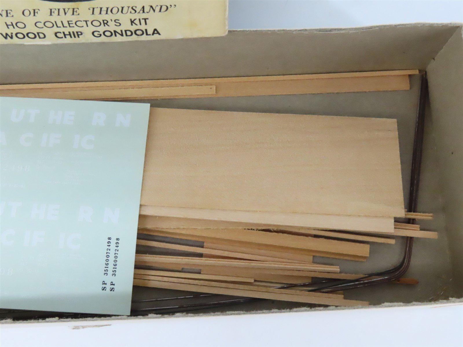 HO Scale Ambroid Kit SP Southern Pacific Railroad Wood Chip Gondola