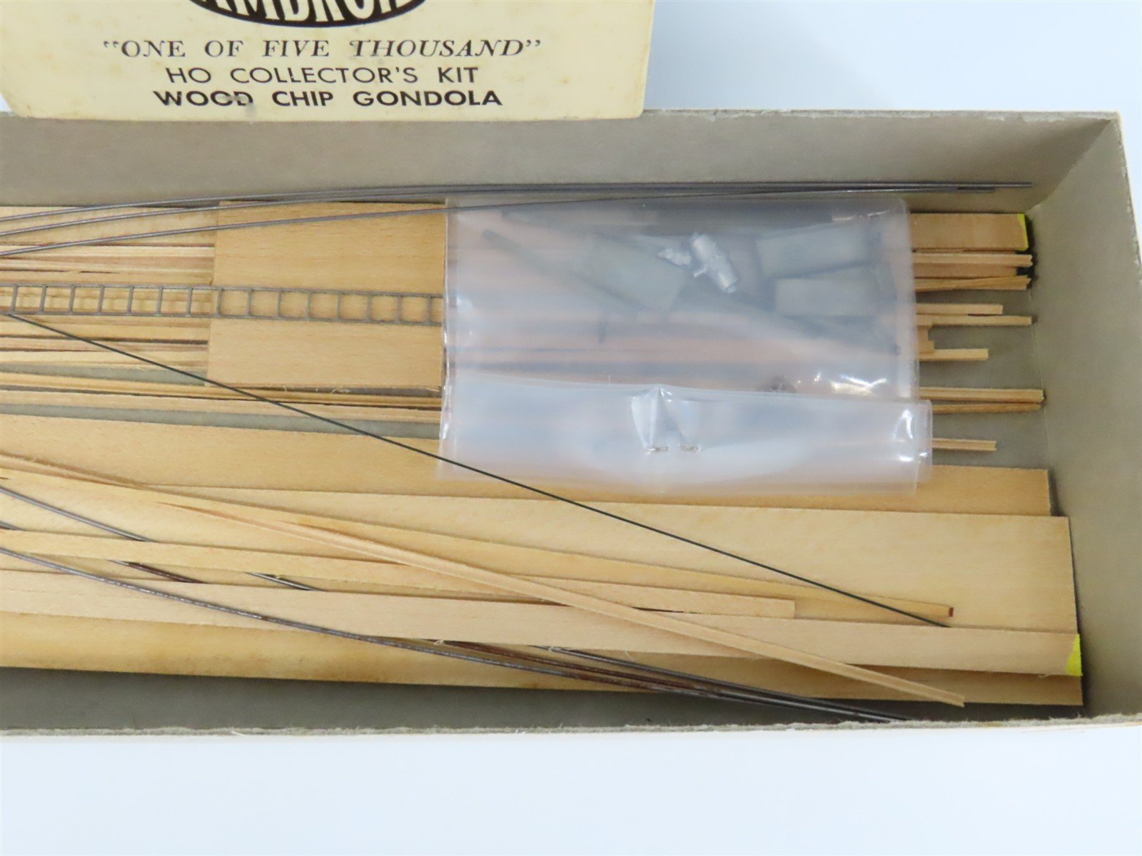 HO Scale Ambroid Kit SP Southern Pacific Railroad Wood Chip Gondola