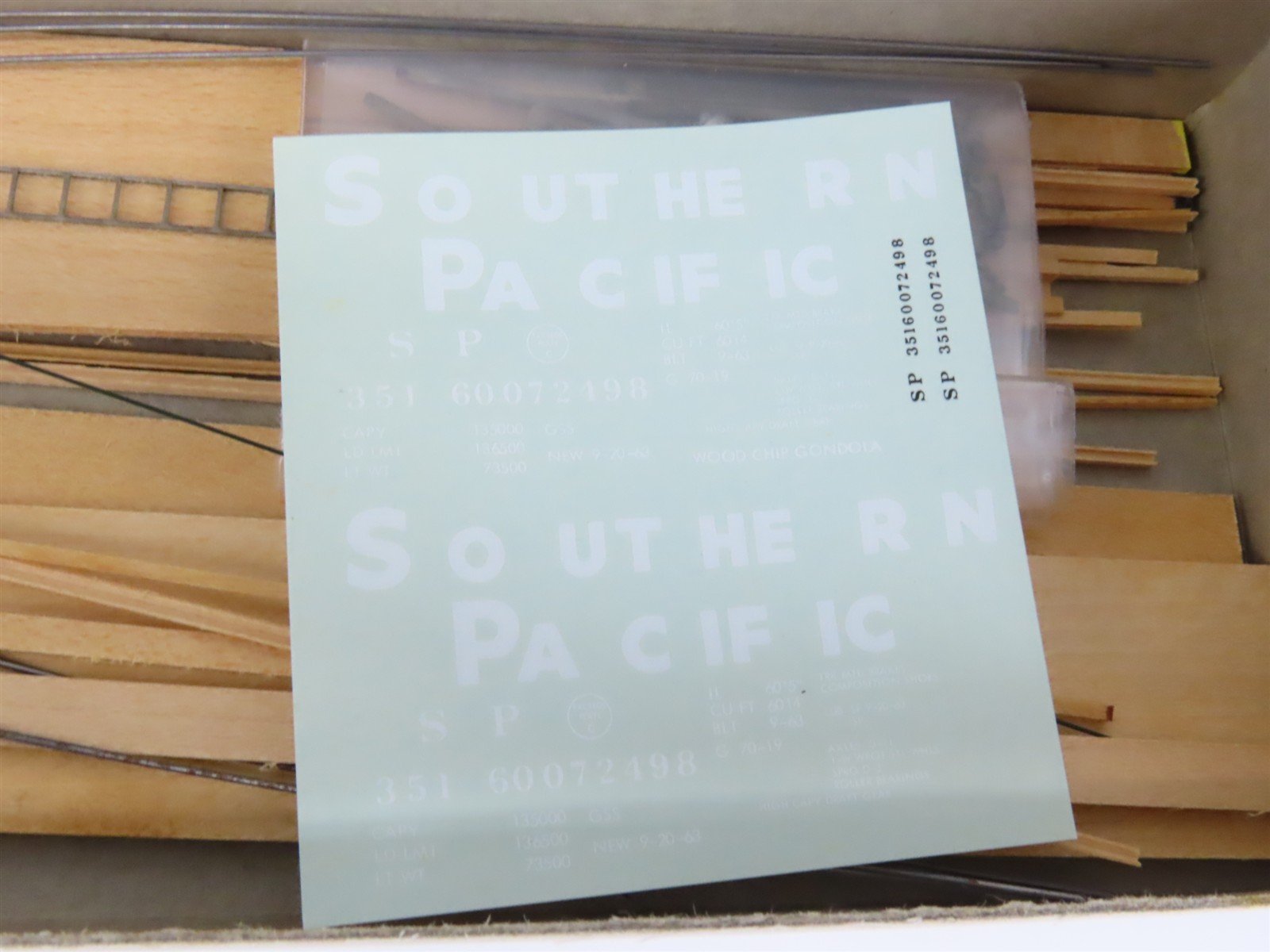 HO Scale Ambroid Kit SP Southern Pacific Railroad Wood Chip Gondola