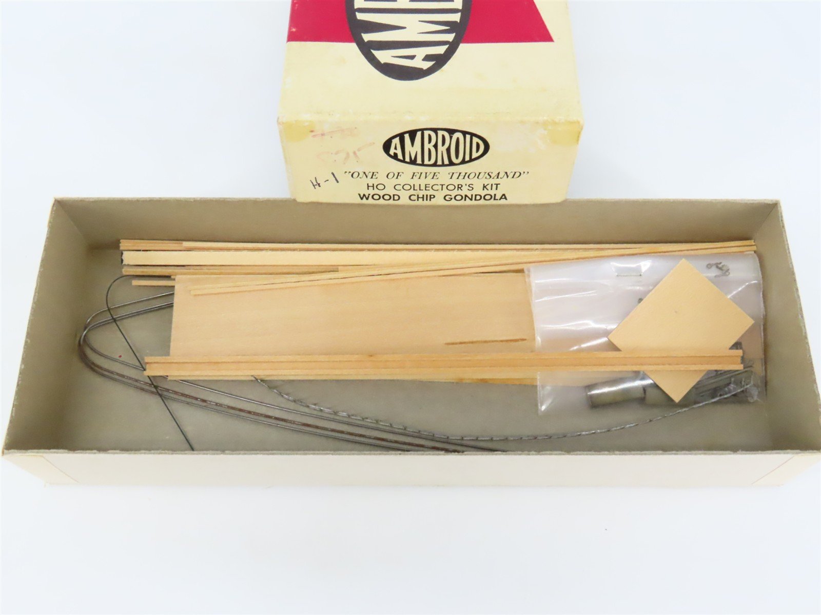 HO Scale Ambroid Kit SP Southern Pacific Railroad Wood Chip Gondola