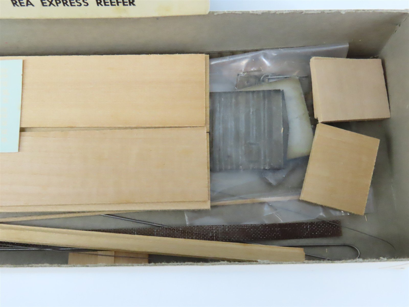 HO Scale Ambroid Kit REX REA Railway Express Agency Reefer