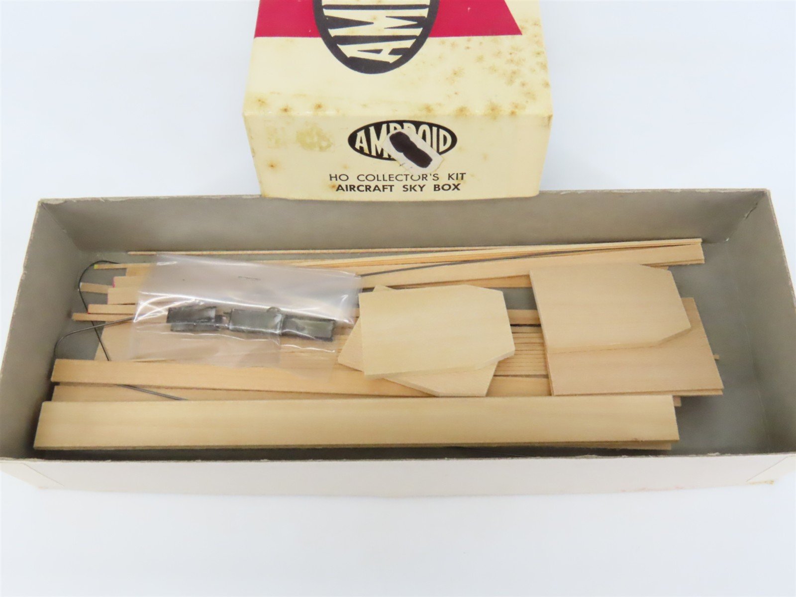 HO Scale Ambroid Kit SP Southern Pacific Railroad Aircraft Sky Box