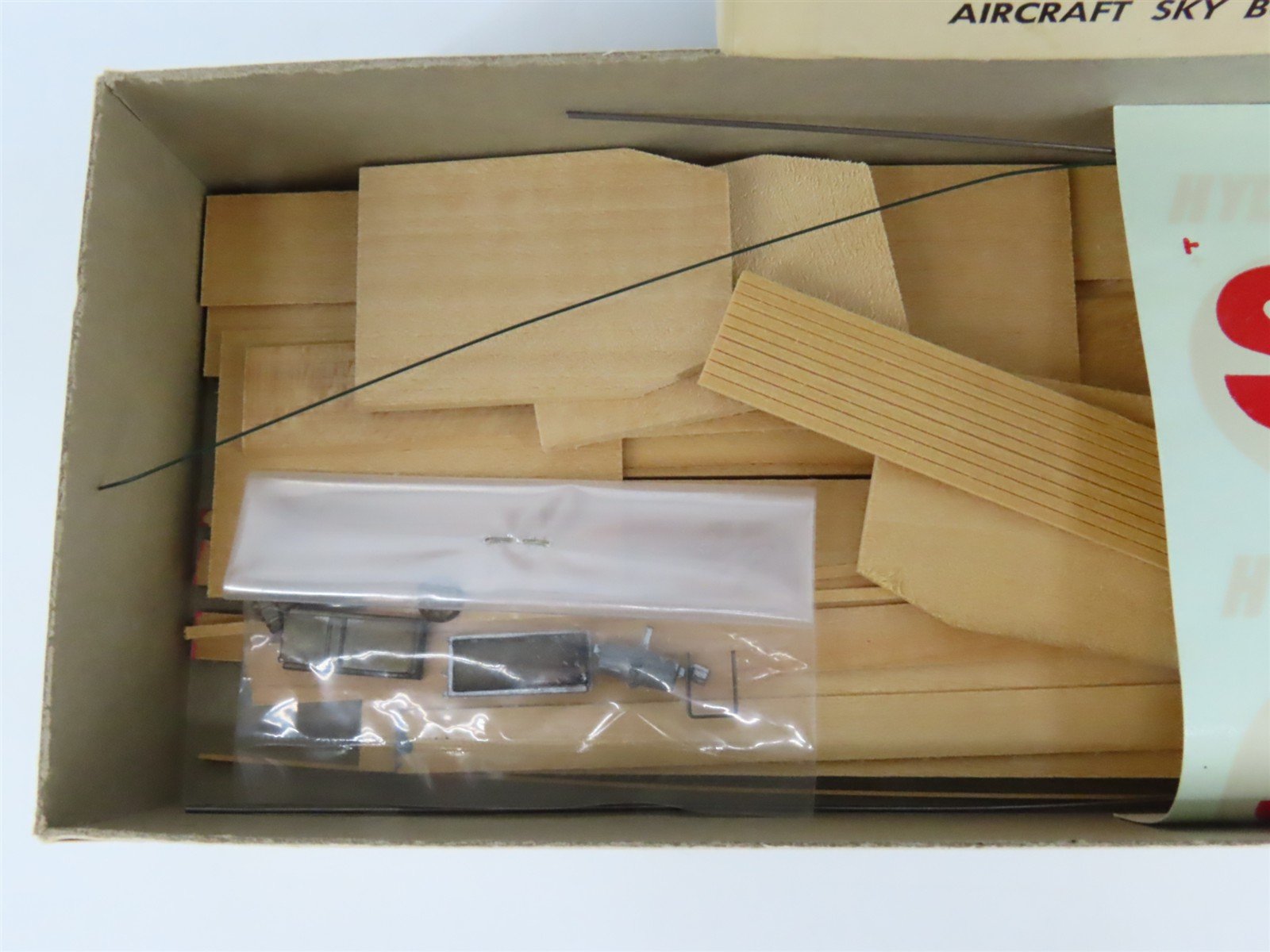 HO Scale Ambroid Kit SP Southern Pacific Railroad Aircraft Sky Box