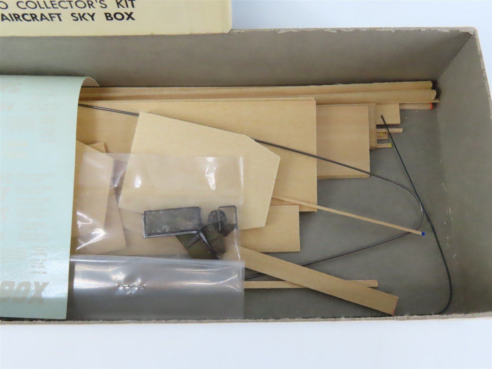 HO Scale Ambroid Kit SP Southern Pacific Railroad Aircraft Sky Box
