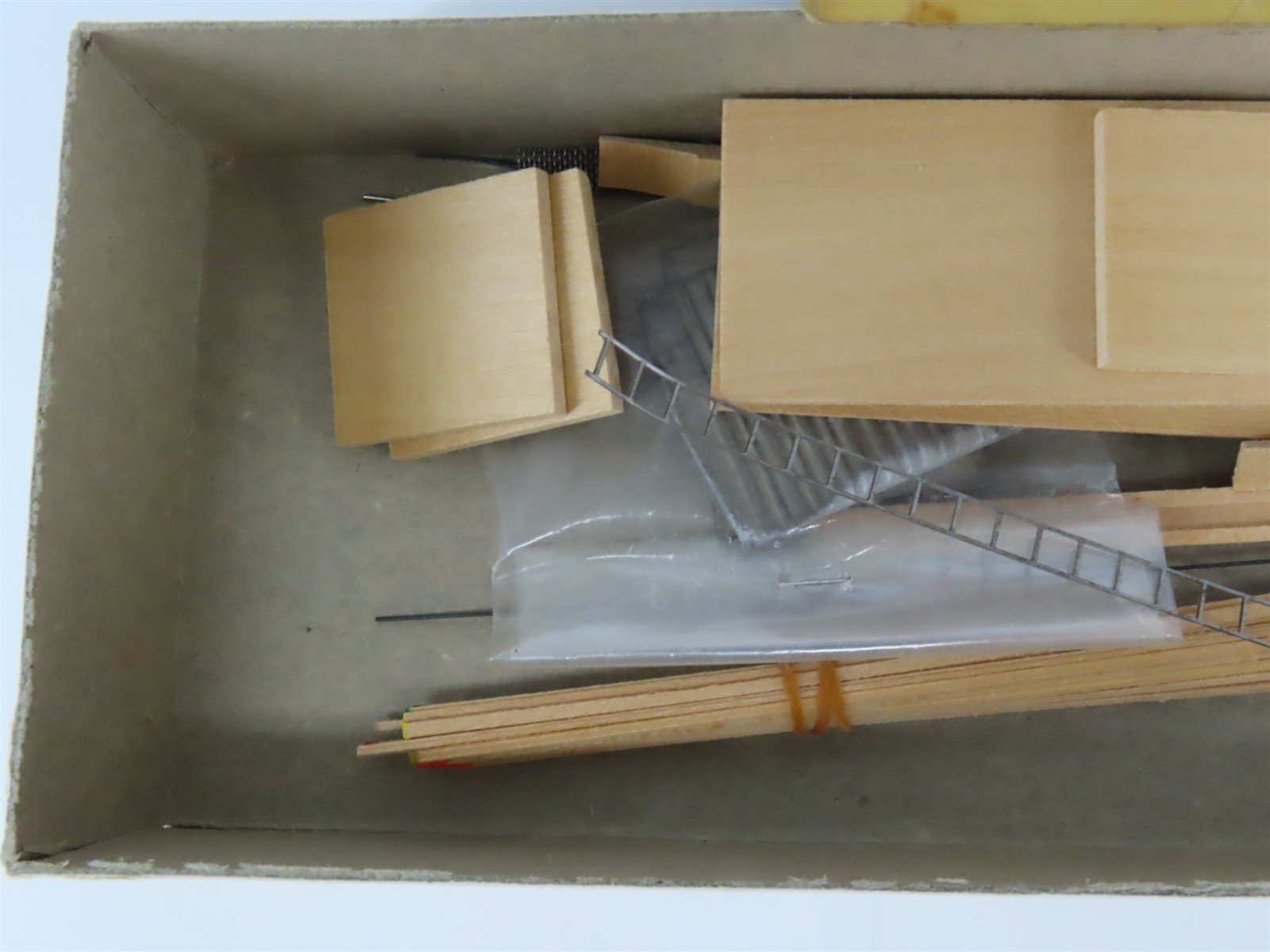 HO Scale Ambroid Kit H-4 CB&Q Burlington Route Plug Door Box Car