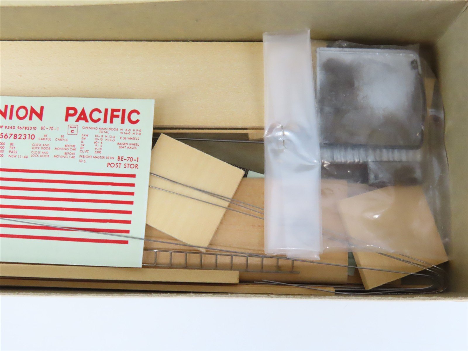HO Scale Ambroid Kit H-5 UP Union Pacific Railroad 60' Postal Storage Box Car