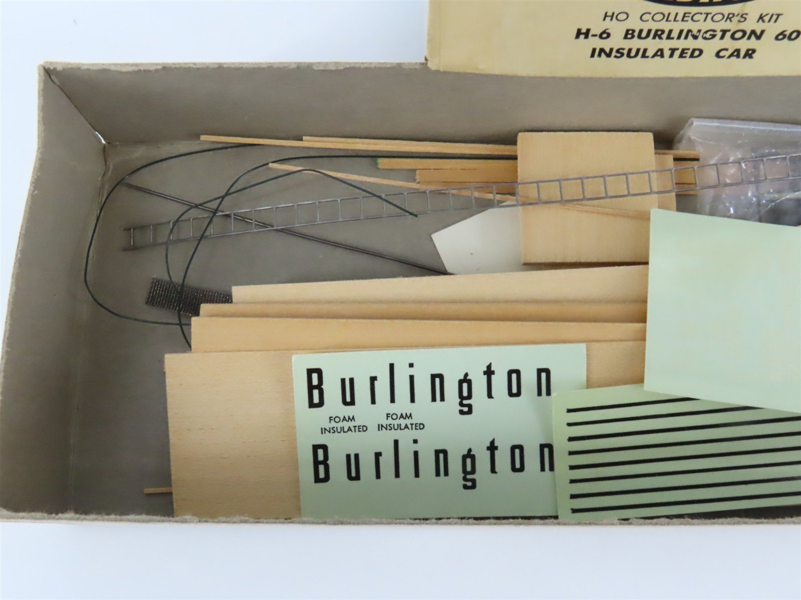 HO Scale Ambroid Kit H-6 RBBQ Burlington Route 60' Insulated Box Car