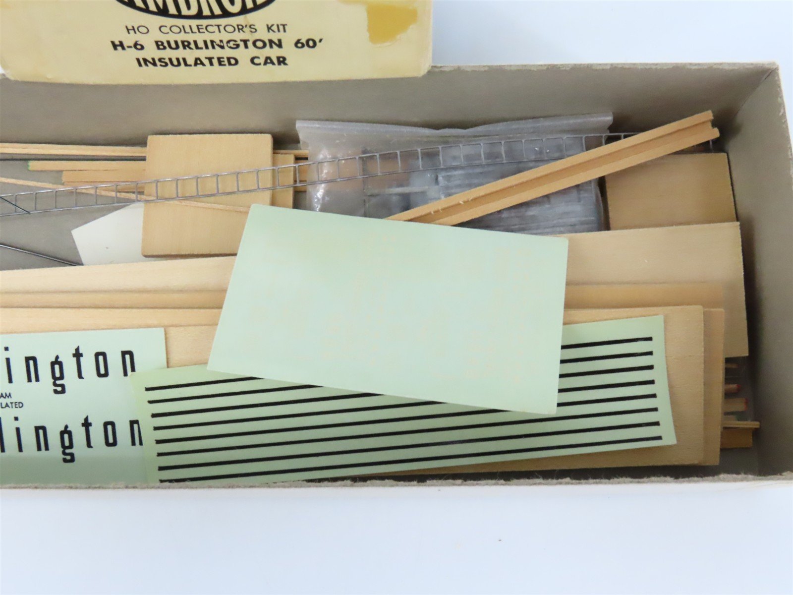 HO Scale Ambroid Kit H-6 RBBQ Burlington Route 60' Insulated Box Car