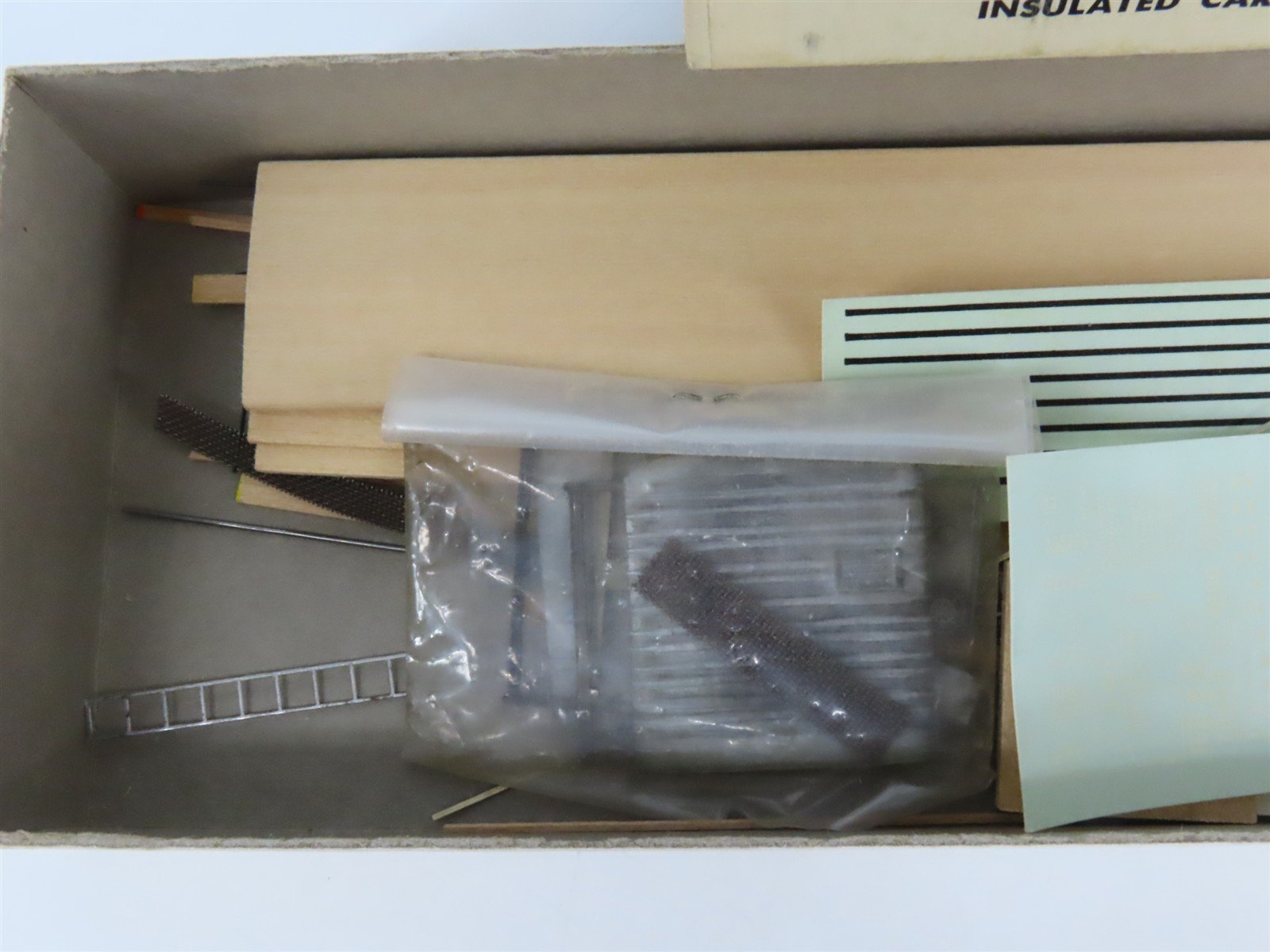 HO Scale Ambroid Kit H-6 RBBQ Burlington Route 60' Insulated Box Car