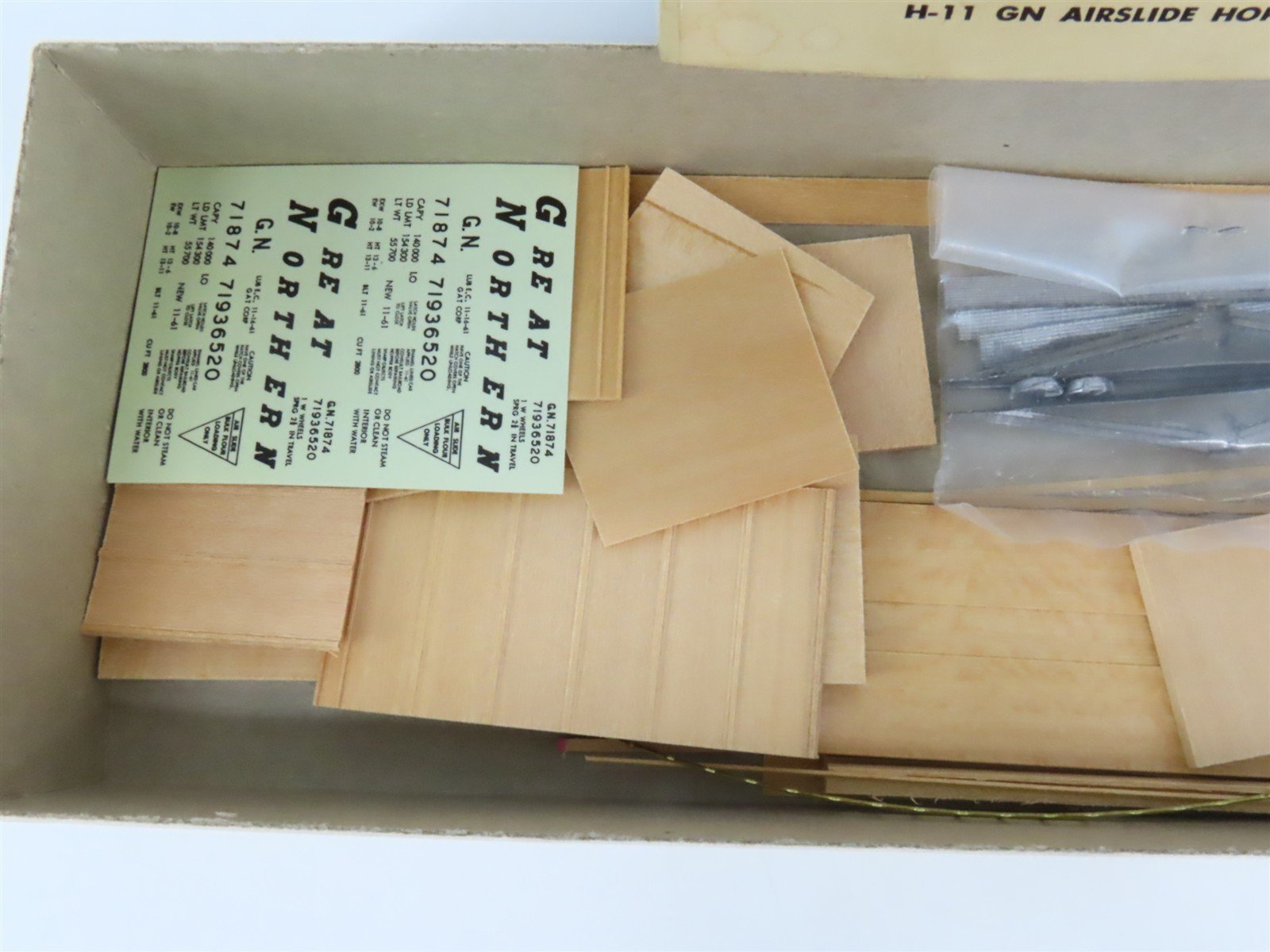 HO Scale Ambroid Kit H-11 GN Great Northern Railway Airslide Hopper