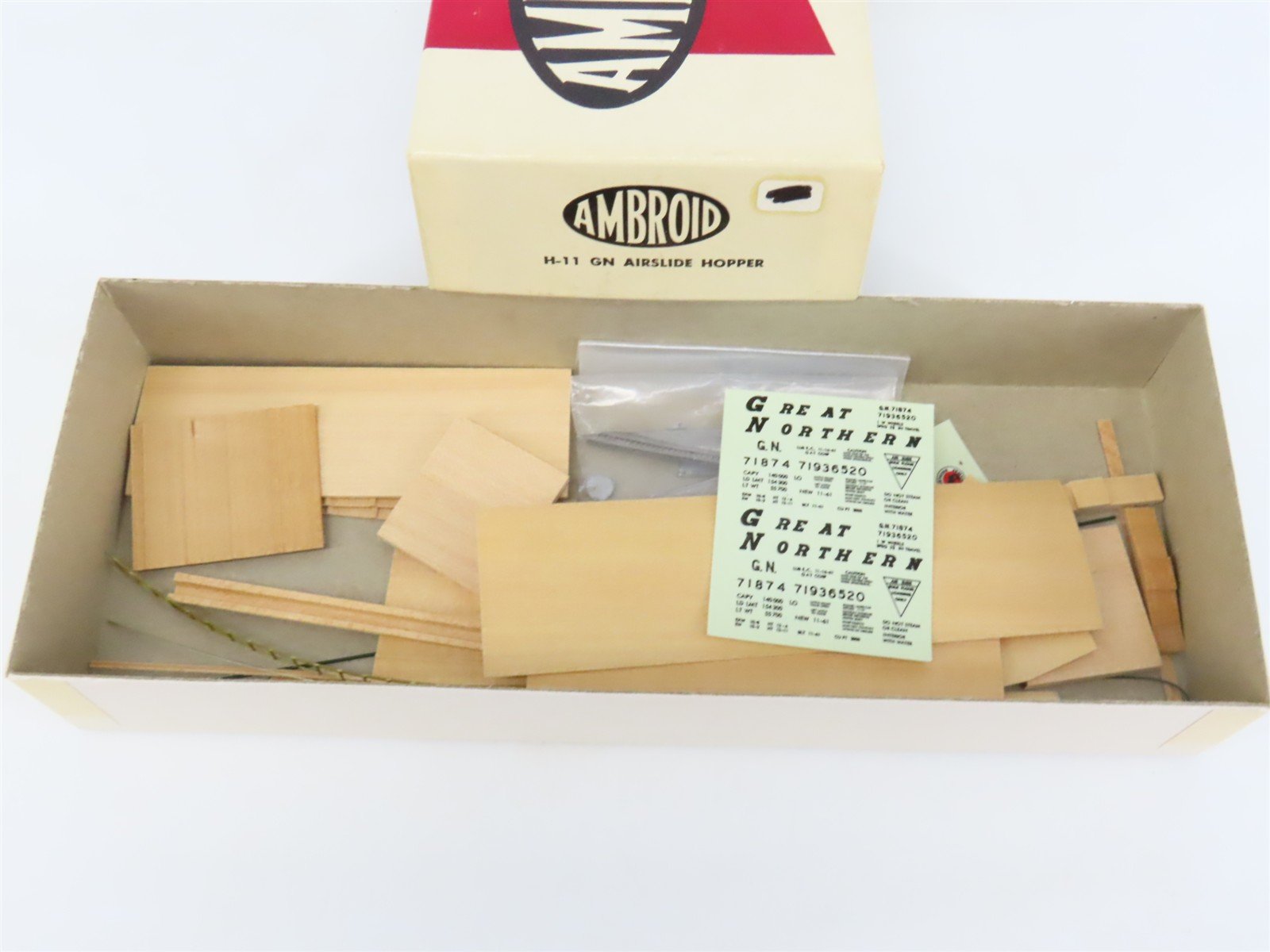 HO Scale Ambroid Kit H-11 GN Great Northern Railway Airslide Hopper
