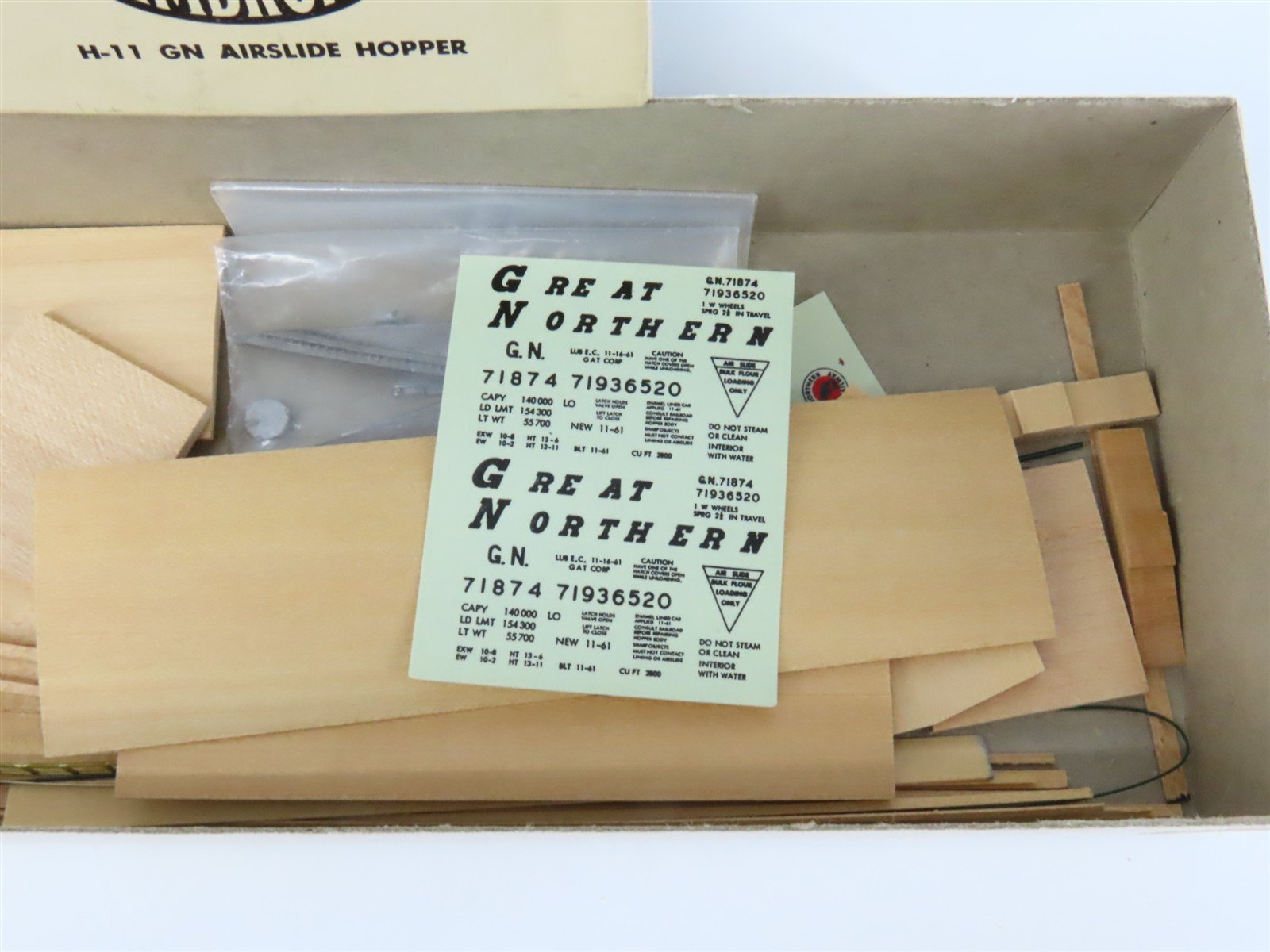 HO Scale Ambroid Kit H-11 GN Great Northern Railway Airslide Hopper