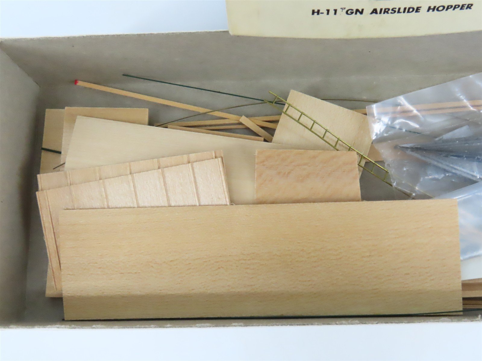 HO Scale Ambroid Kit H-11 GN Great Northern Railway Airslide Hopper