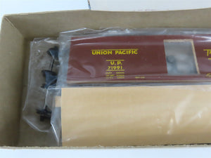 HO Scale Silver Streak Kit 929-201 UP Union Pacific Streamliners Box Car #71991