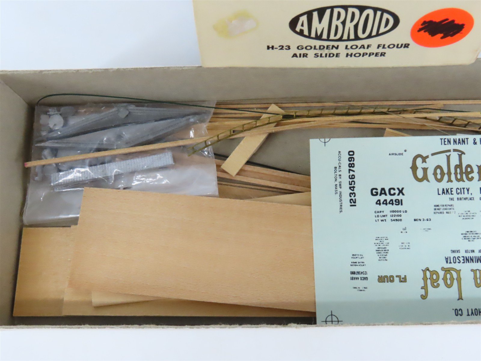HO Scale Ambroid Kit H-23 GACX Golden Loaf Flour Air Slide Hopper