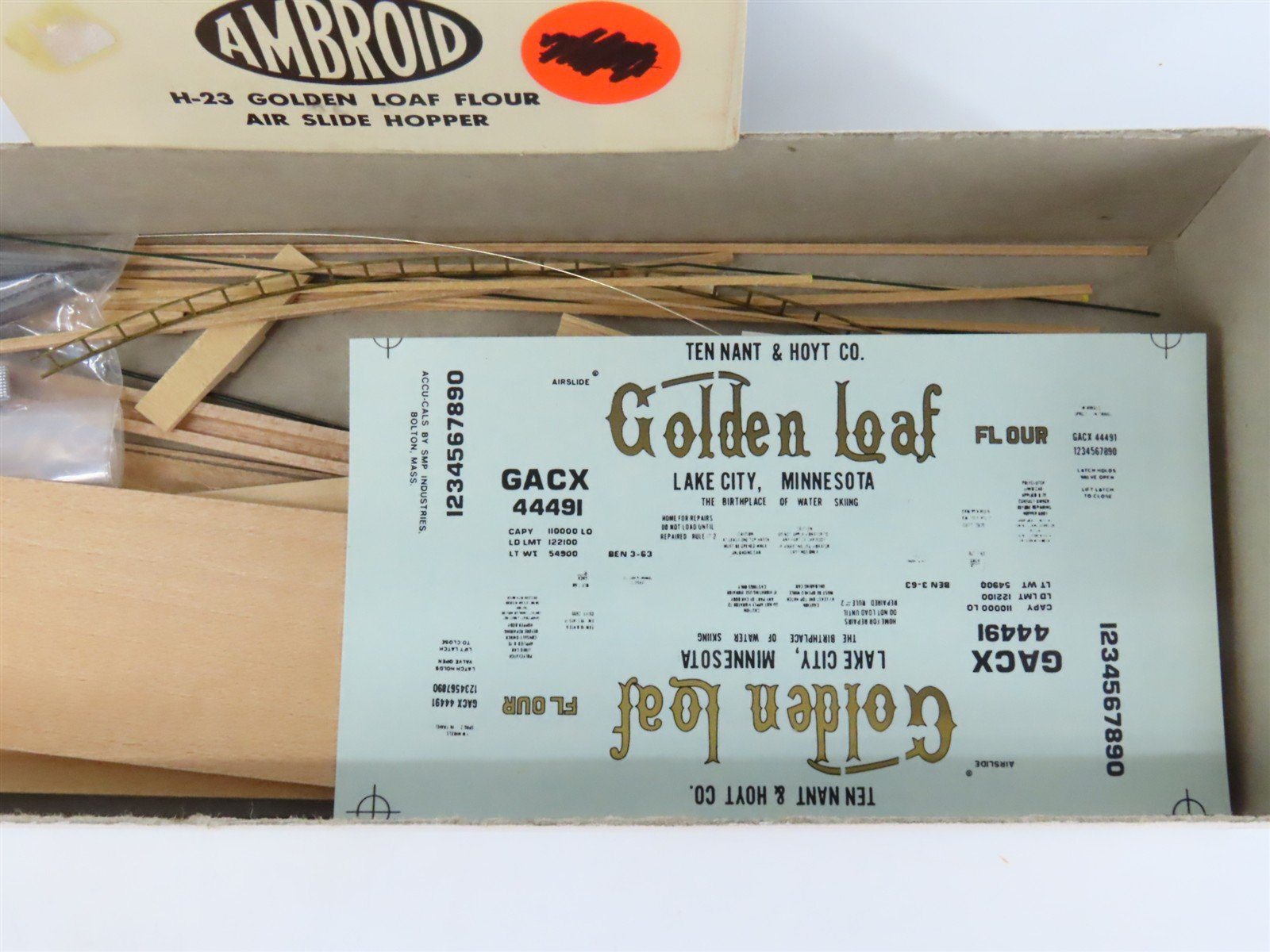 HO Scale Ambroid Kit H-23 GACX Golden Loaf Flour Air Slide Hopper