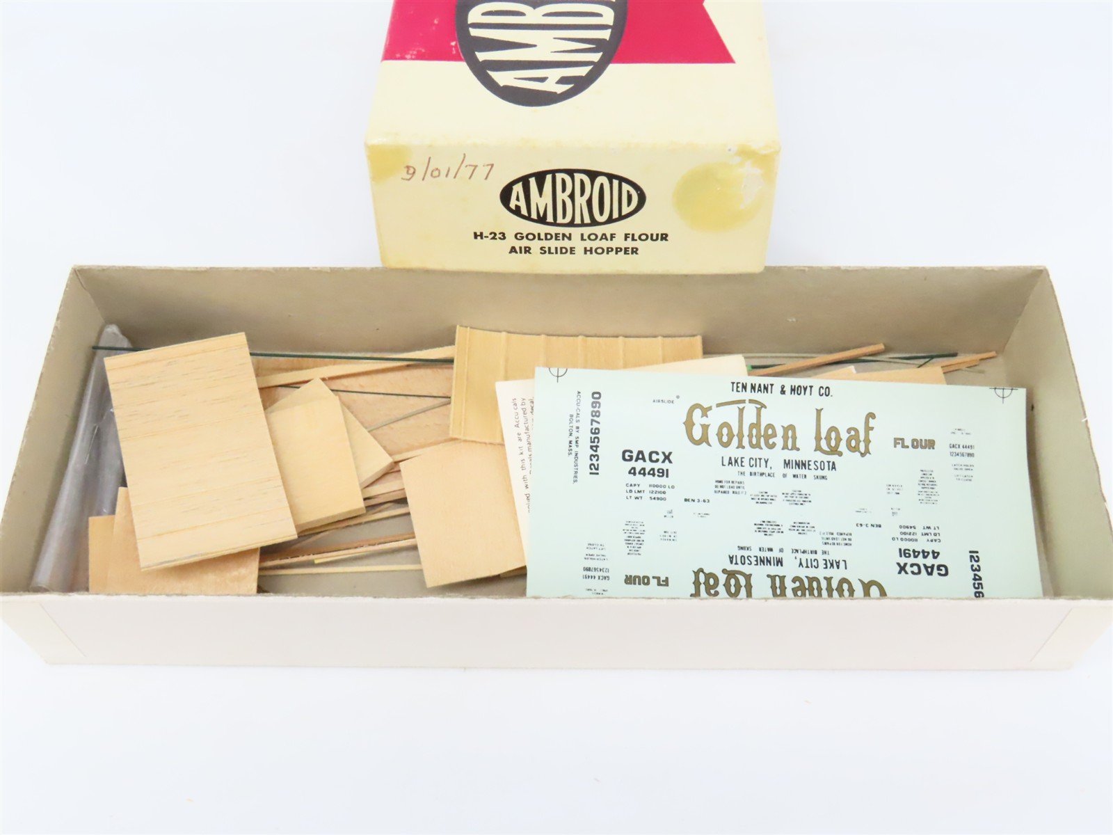 HO Scale Ambroid Kit H-23 GACX Golden Loaf Flour Air Slide Hopper