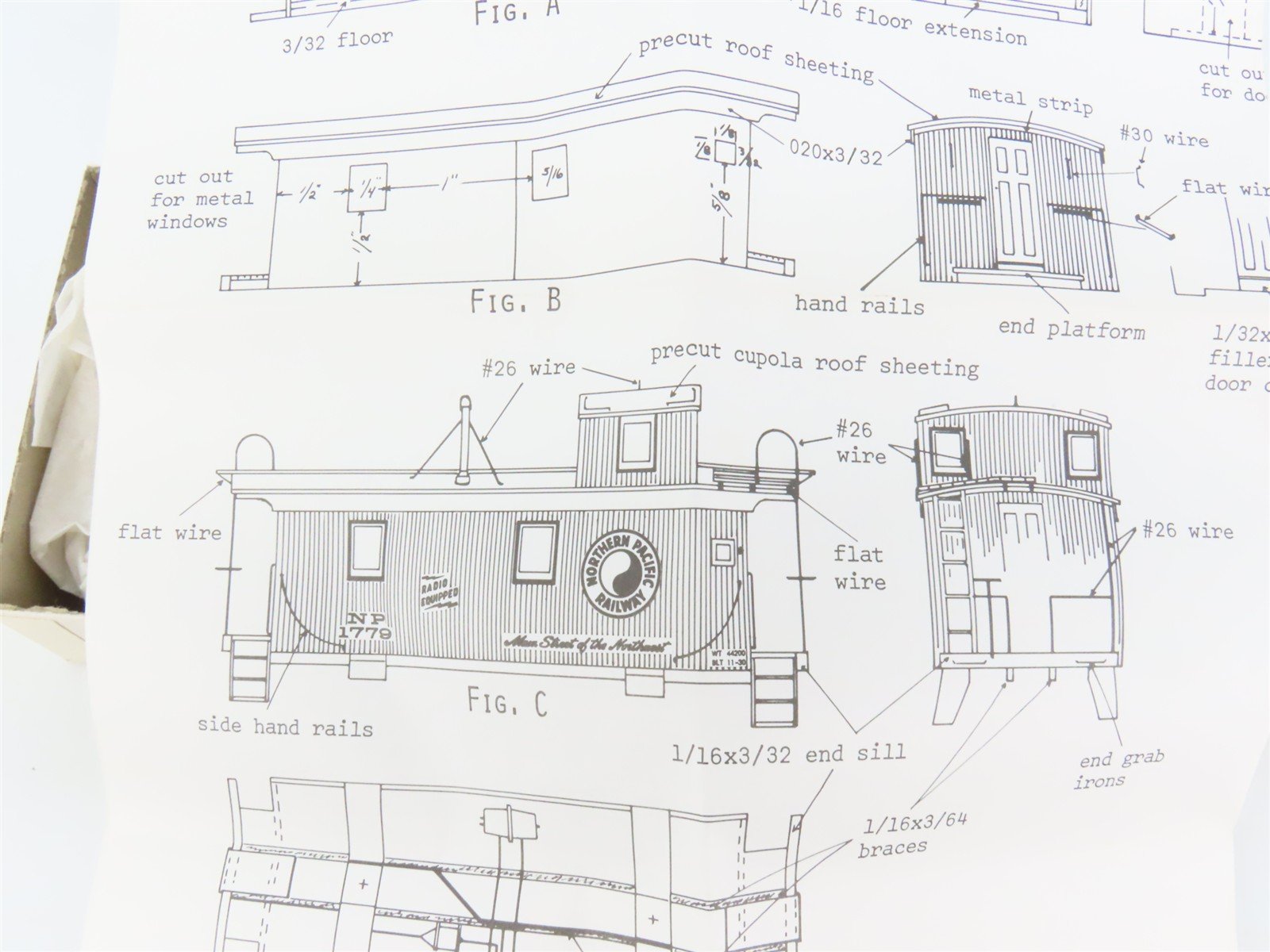 HO Scale Ambroid Kit H-13 NP Northern Pacific Railway Caboose
