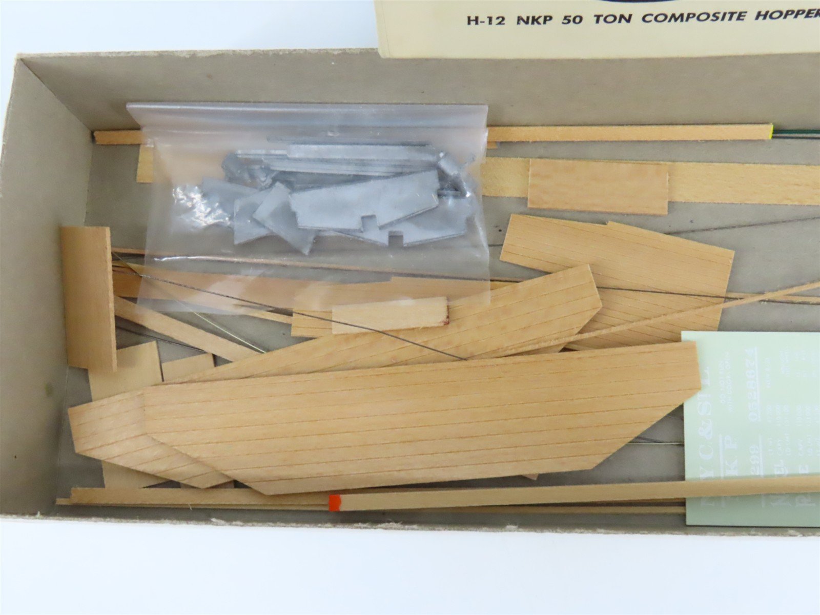 HO Scale Ambroid Kit H-12 NKP Nickel Plate Road 50-Ton Composite Hopper