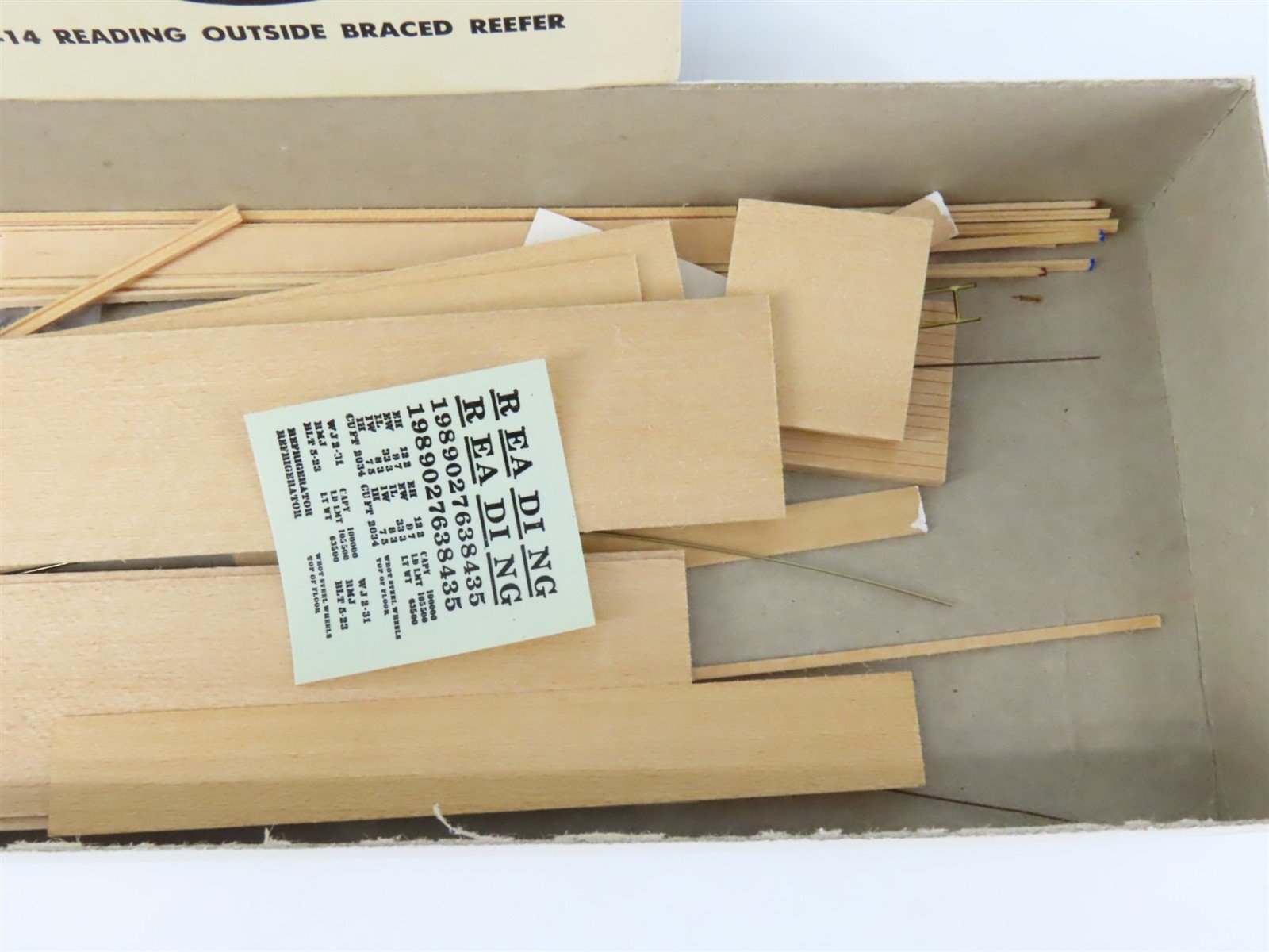 HO Scale Ambroid Kit H-14 RDG Reading Railroad Outside Braced Reefer