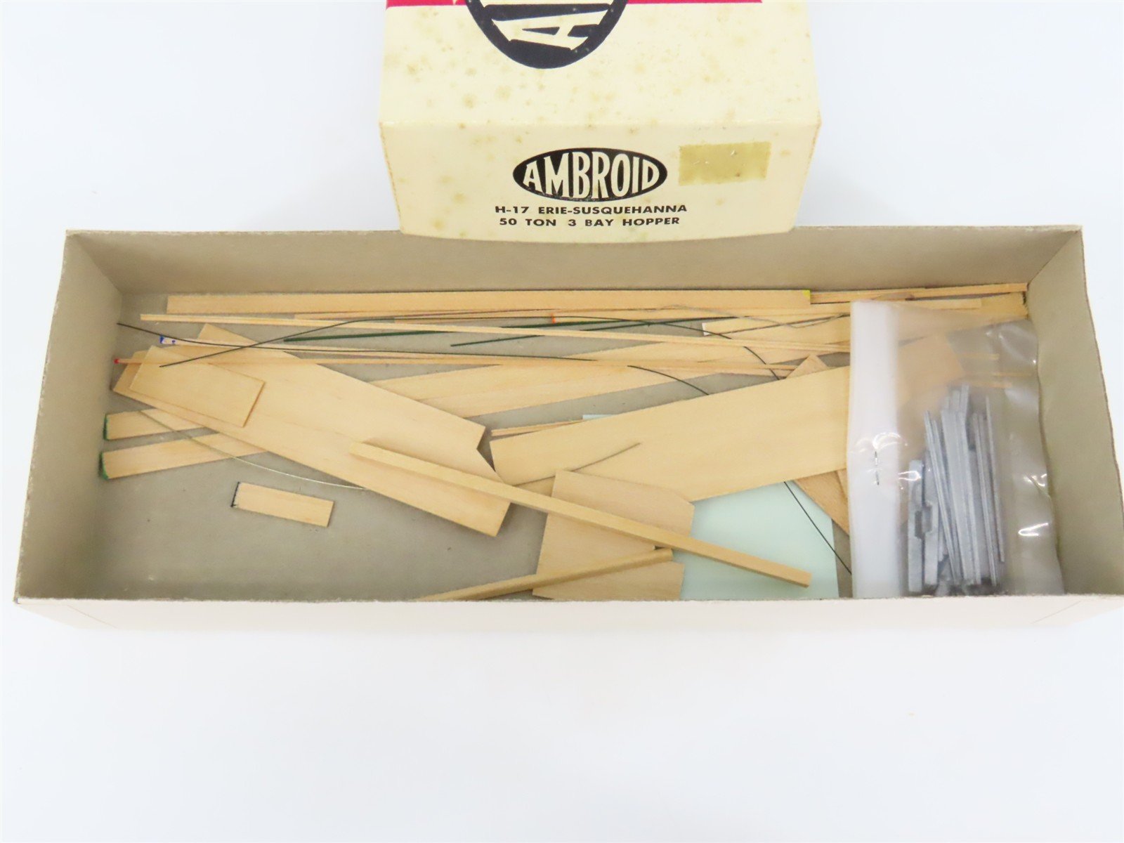 HO Scale Ambroid Kit H-17 ERIE-Susquehanna 50-Ton 3-Bay Hopper