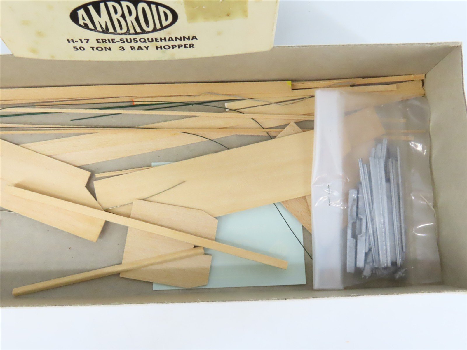 HO Scale Ambroid Kit H-17 ERIE-Susquehanna 50-Ton 3-Bay Hopper