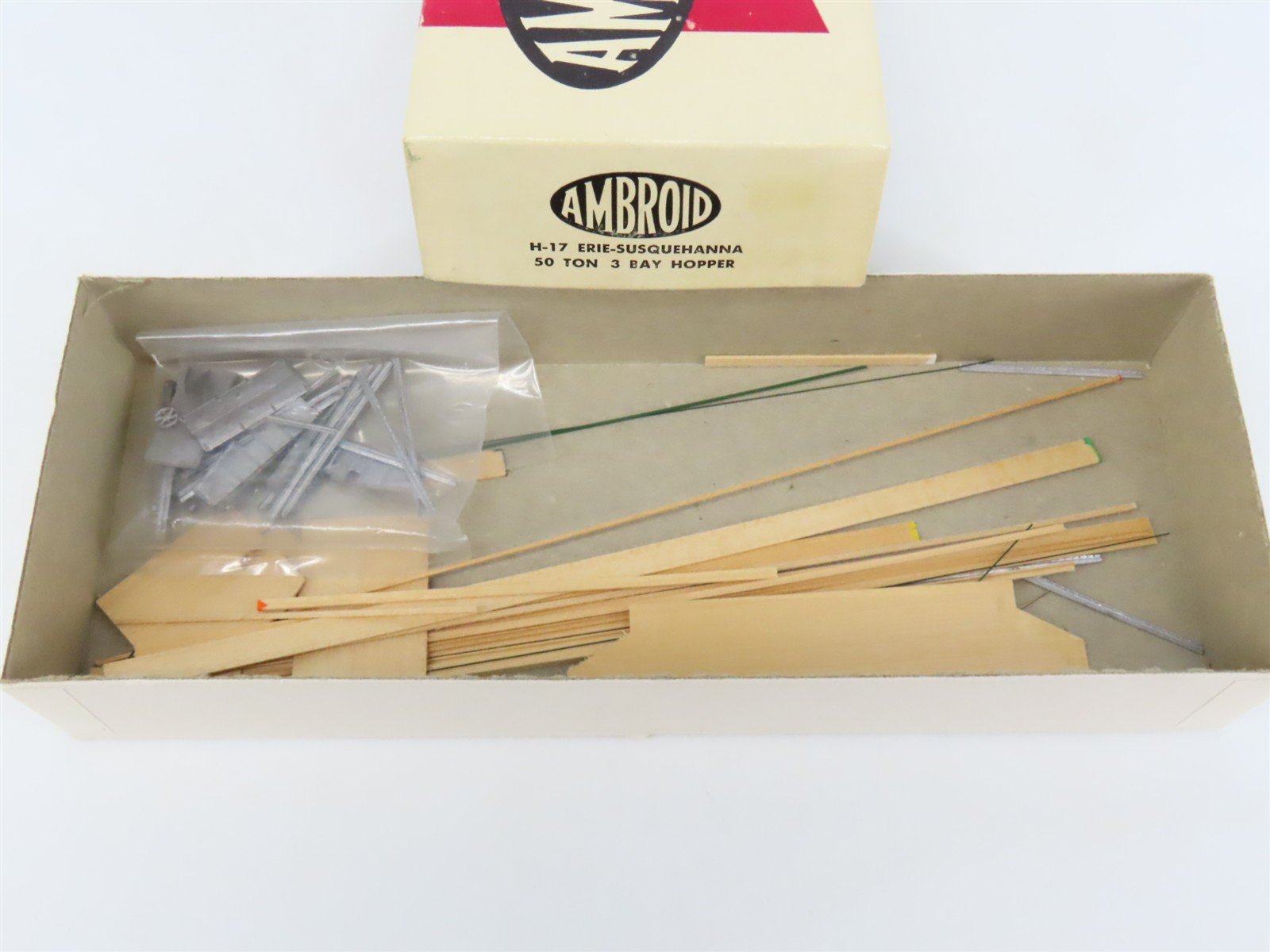 HO Scale Ambroid Kit H-17 ERIE-Susquehanna 50-Ton 3-Bay Hopper