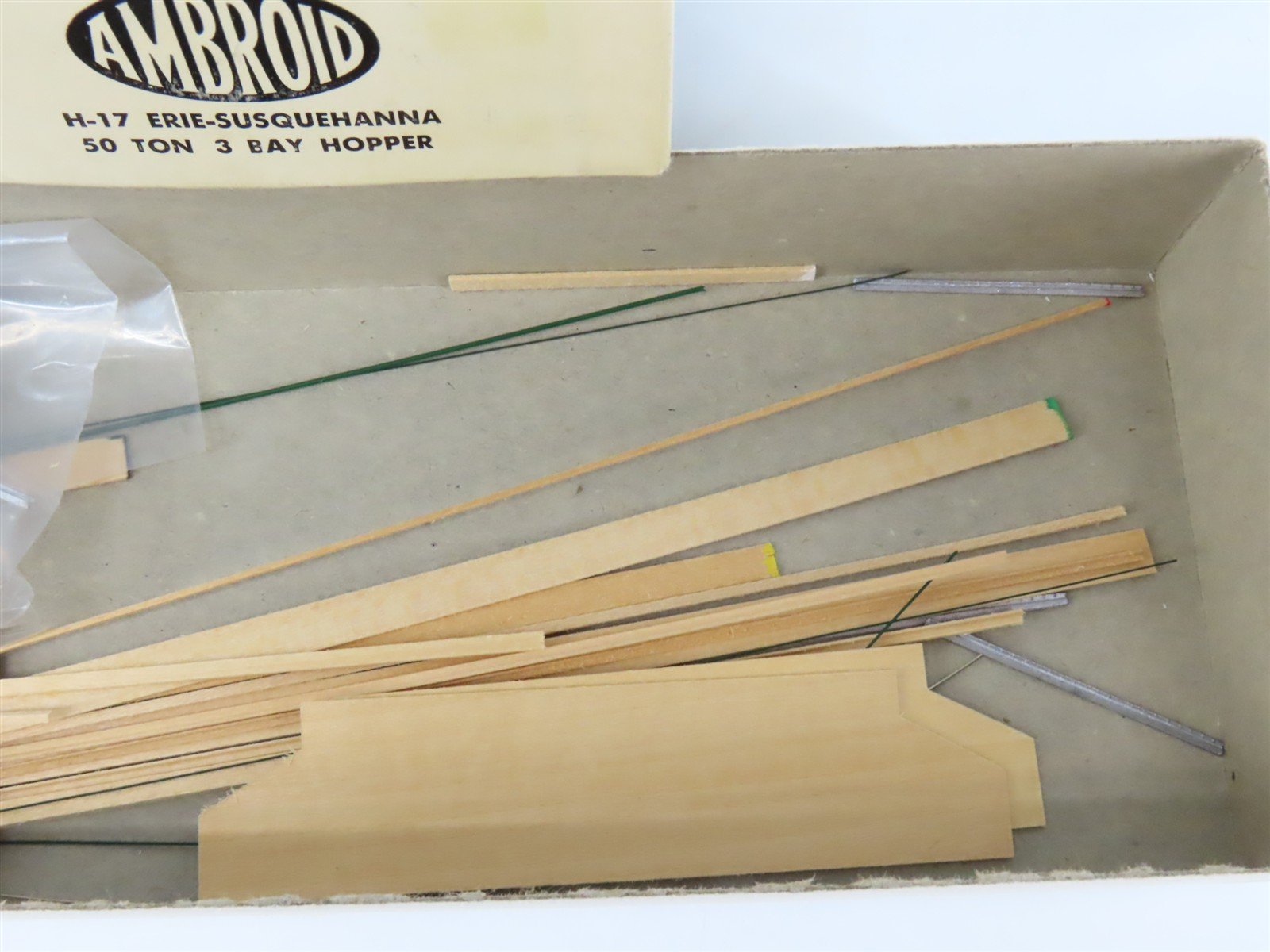 HO Scale Ambroid Kit H-17 ERIE-Susquehanna 50-Ton 3-Bay Hopper