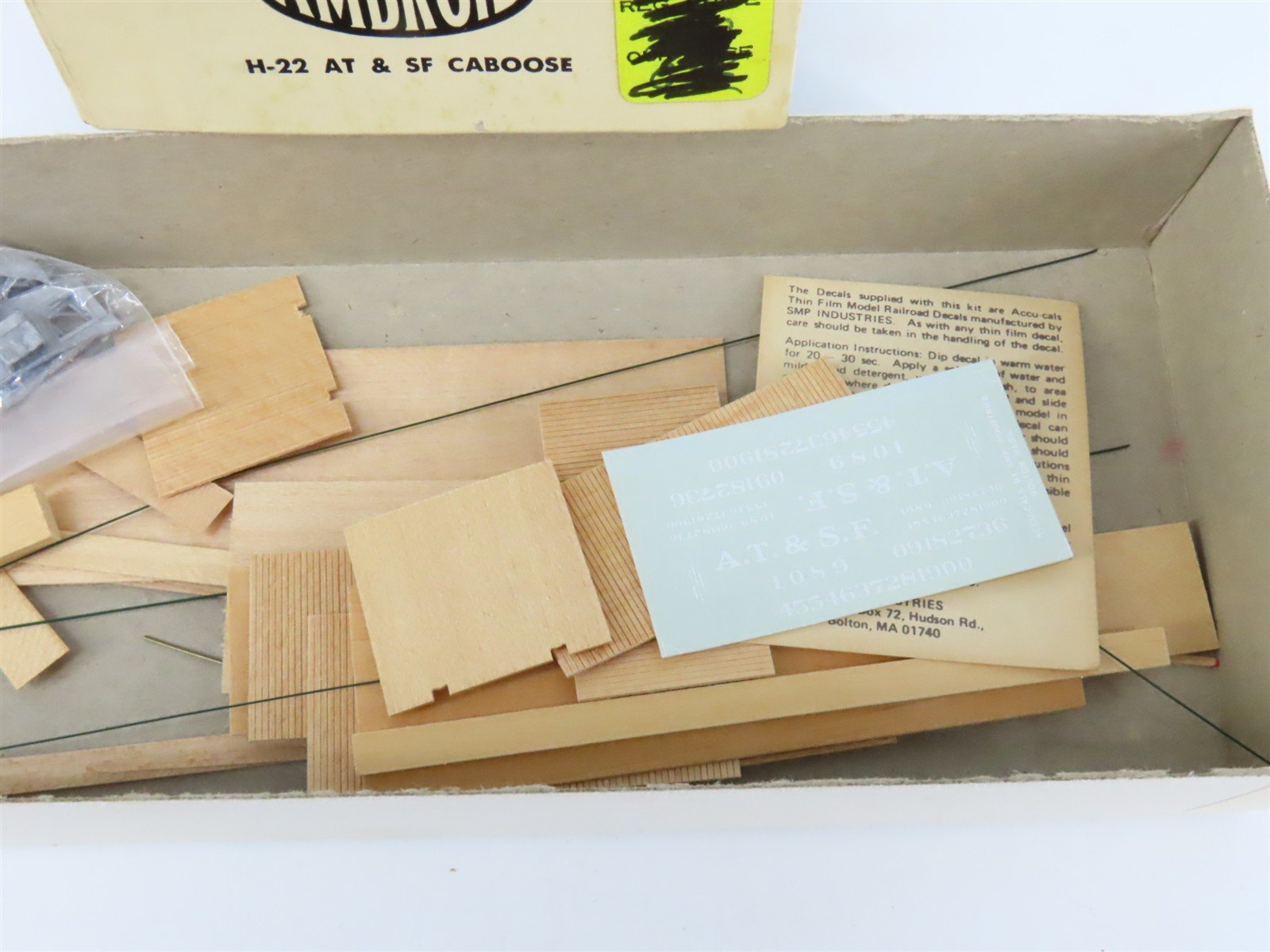 HO Scale Ambroid Kit H-22 AT&SF Santa Fe Railroad Caboose
