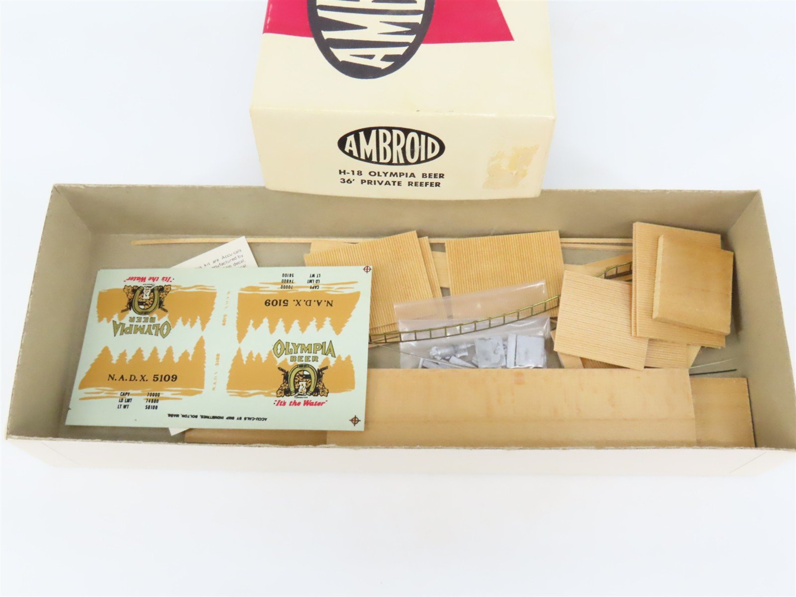 HO Scale Ambroid Kit H-18 NADX Olympia Beer 36' Private Reefer #5109