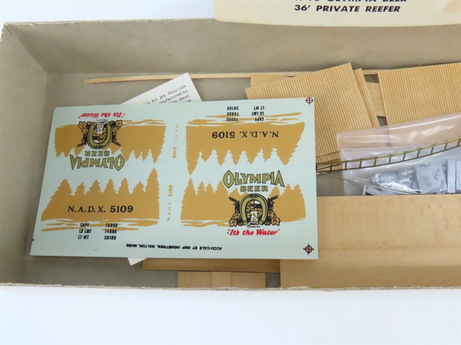 HO Scale Ambroid Kit H-18 NADX Olympia Beer 36' Private Reefer #5109