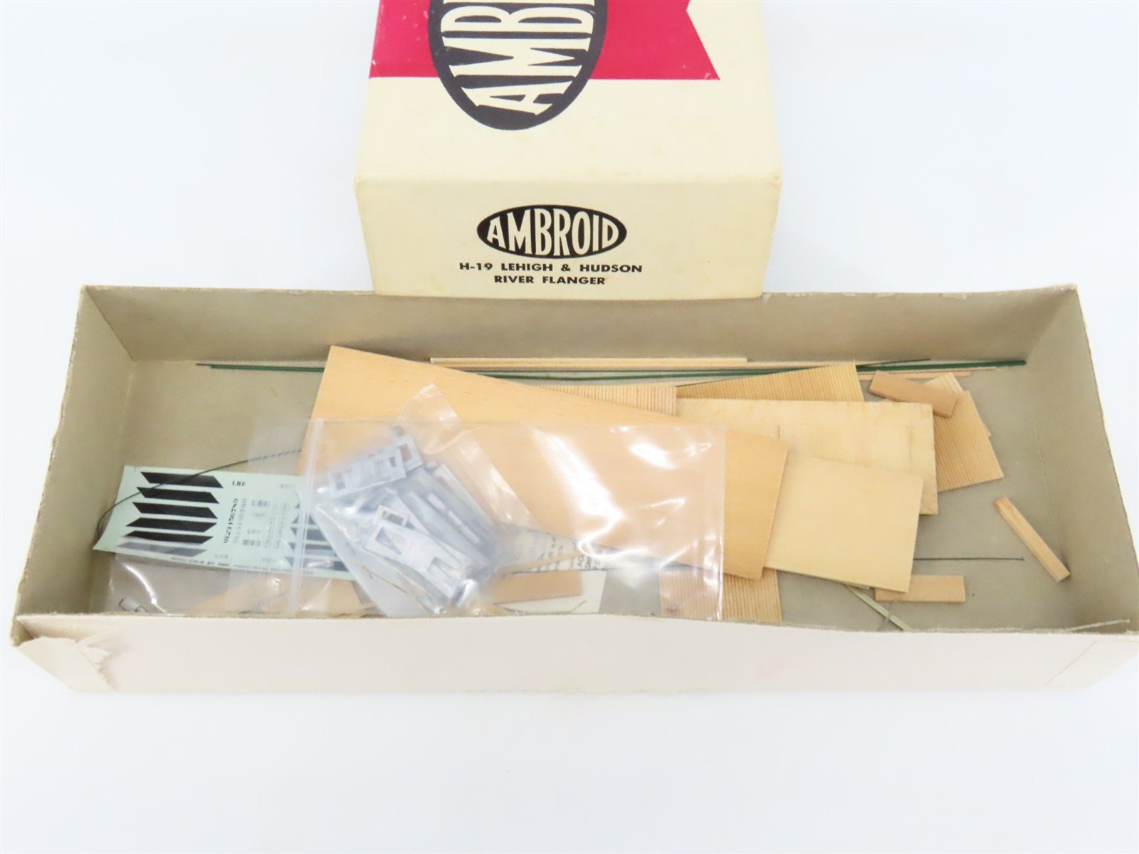 HO Scale Ambroid Kit H-19 LRR Lehigh & Hudson River Flanger Caboose