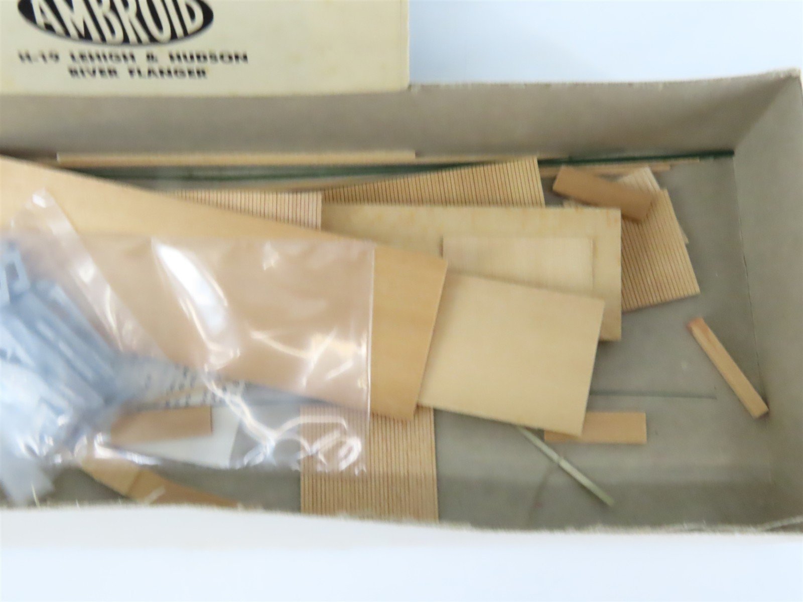 HO Scale Ambroid Kit H-19 LRR Lehigh & Hudson River Flanger Caboose